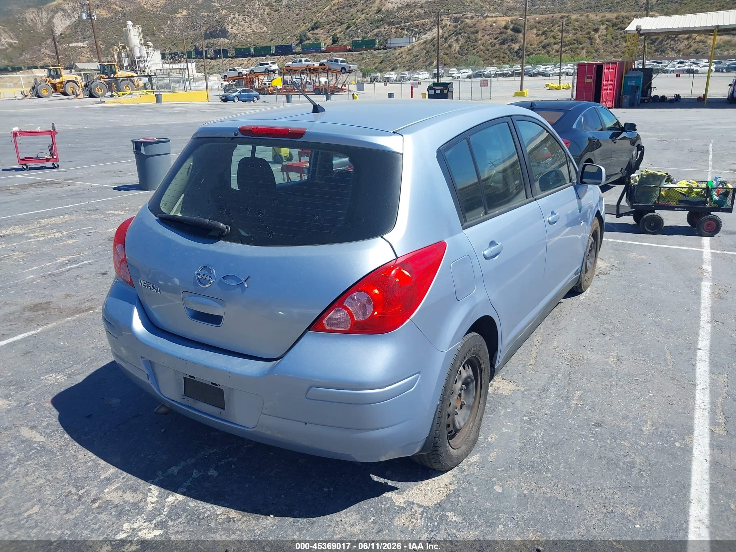 2012 Nissan Versa 1.8 S Silver vin: 3N1BC1CP0CK214064