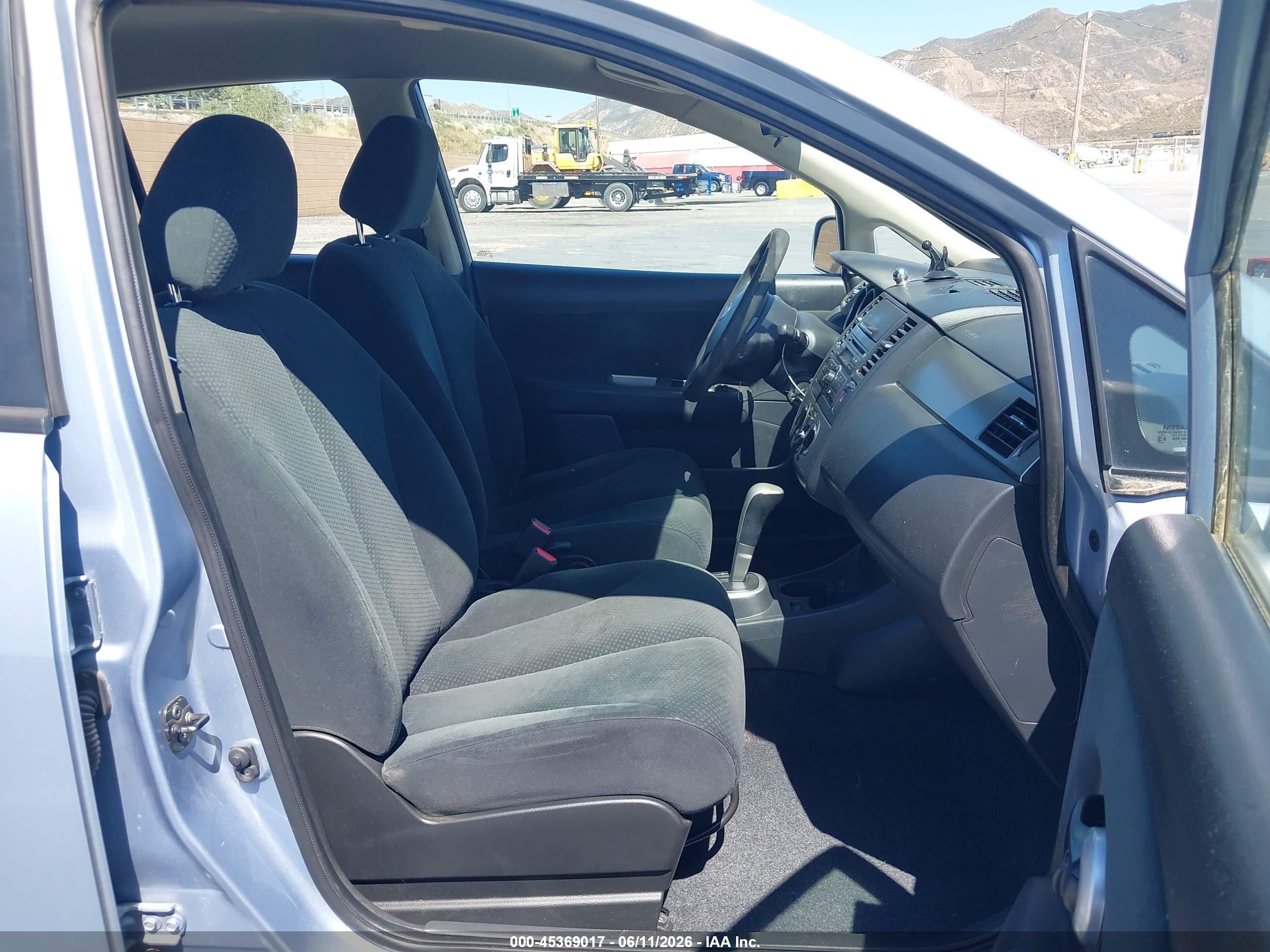2012 Nissan Versa 1.8 S Silver vin: 3N1BC1CP0CK214064