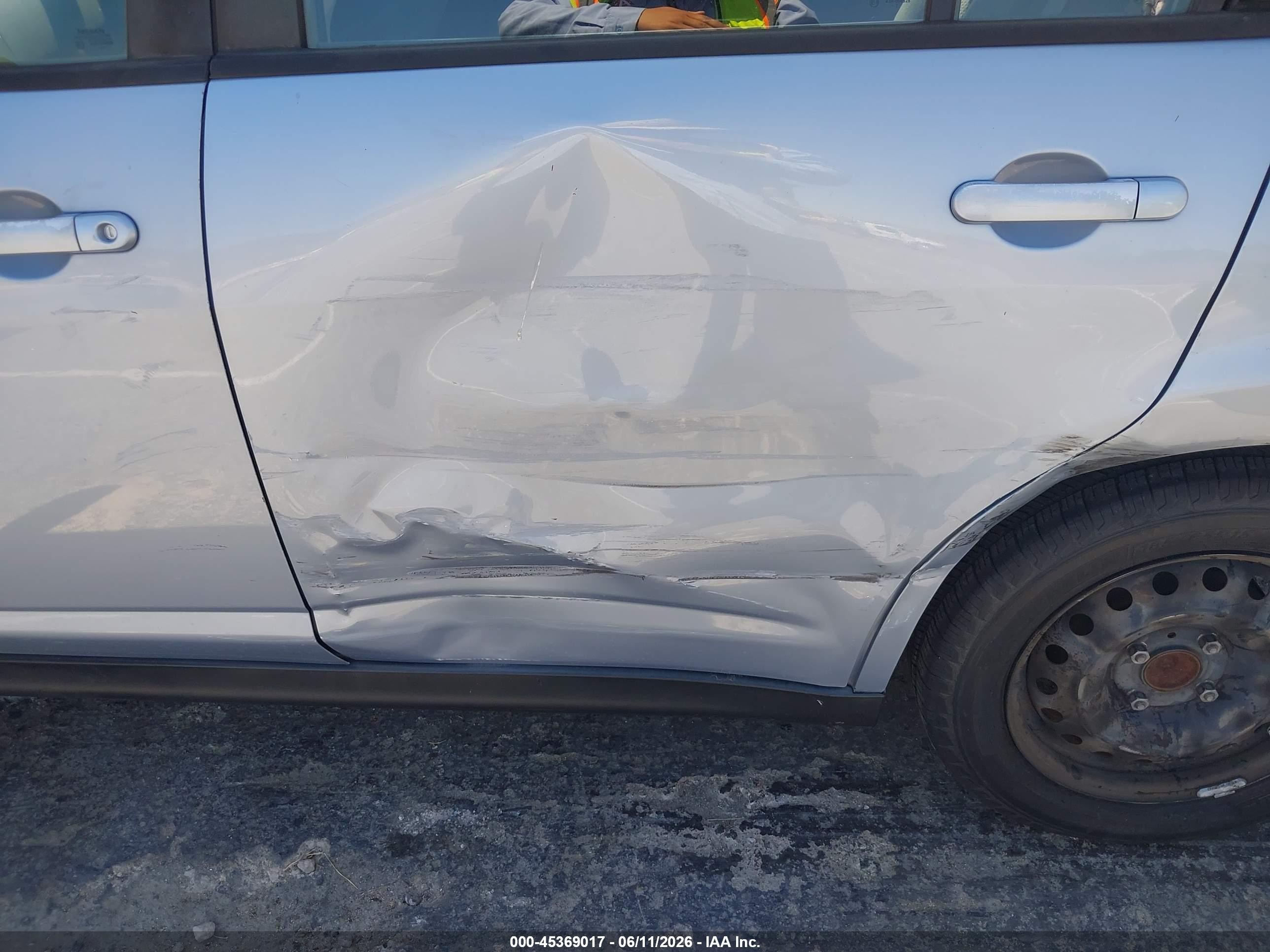 2012 Nissan Versa 1.8 S Silver vin: 3N1BC1CP0CK214064