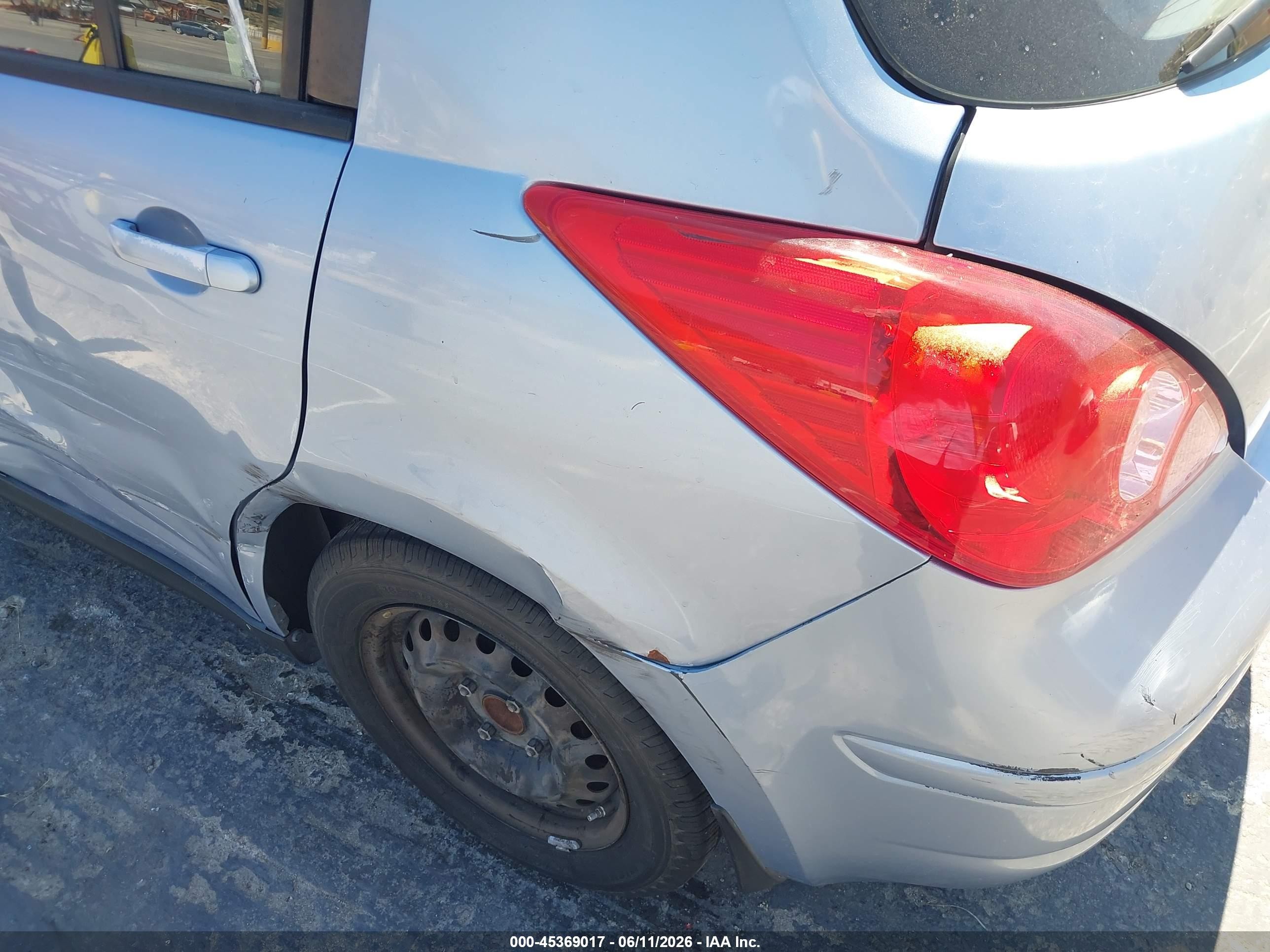 2012 Nissan Versa 1.8 S Silver vin: 3N1BC1CP0CK214064