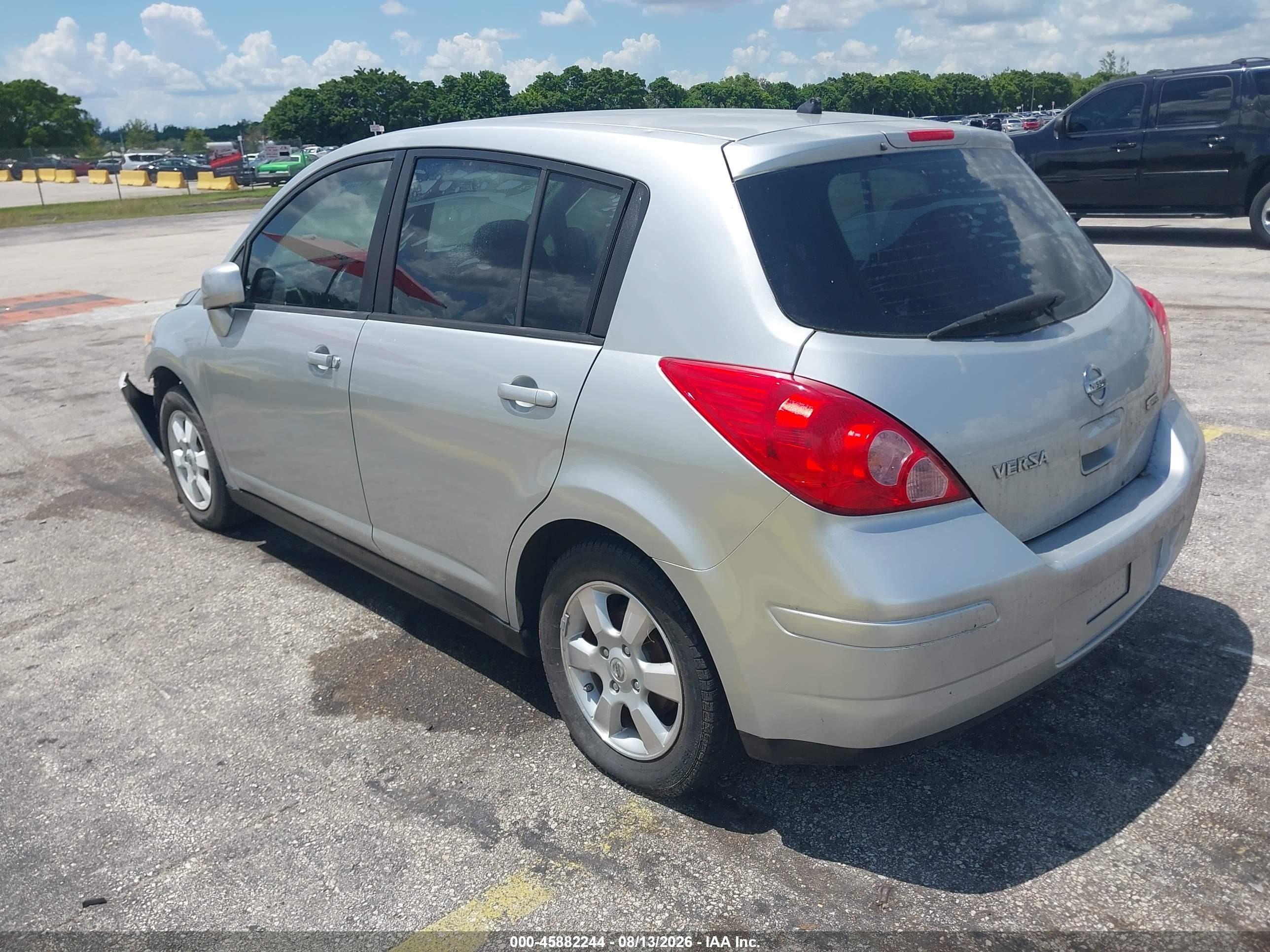 2012 Nissan Versa 1.8 S Silver vin: 3N1BC1CP0CK219684