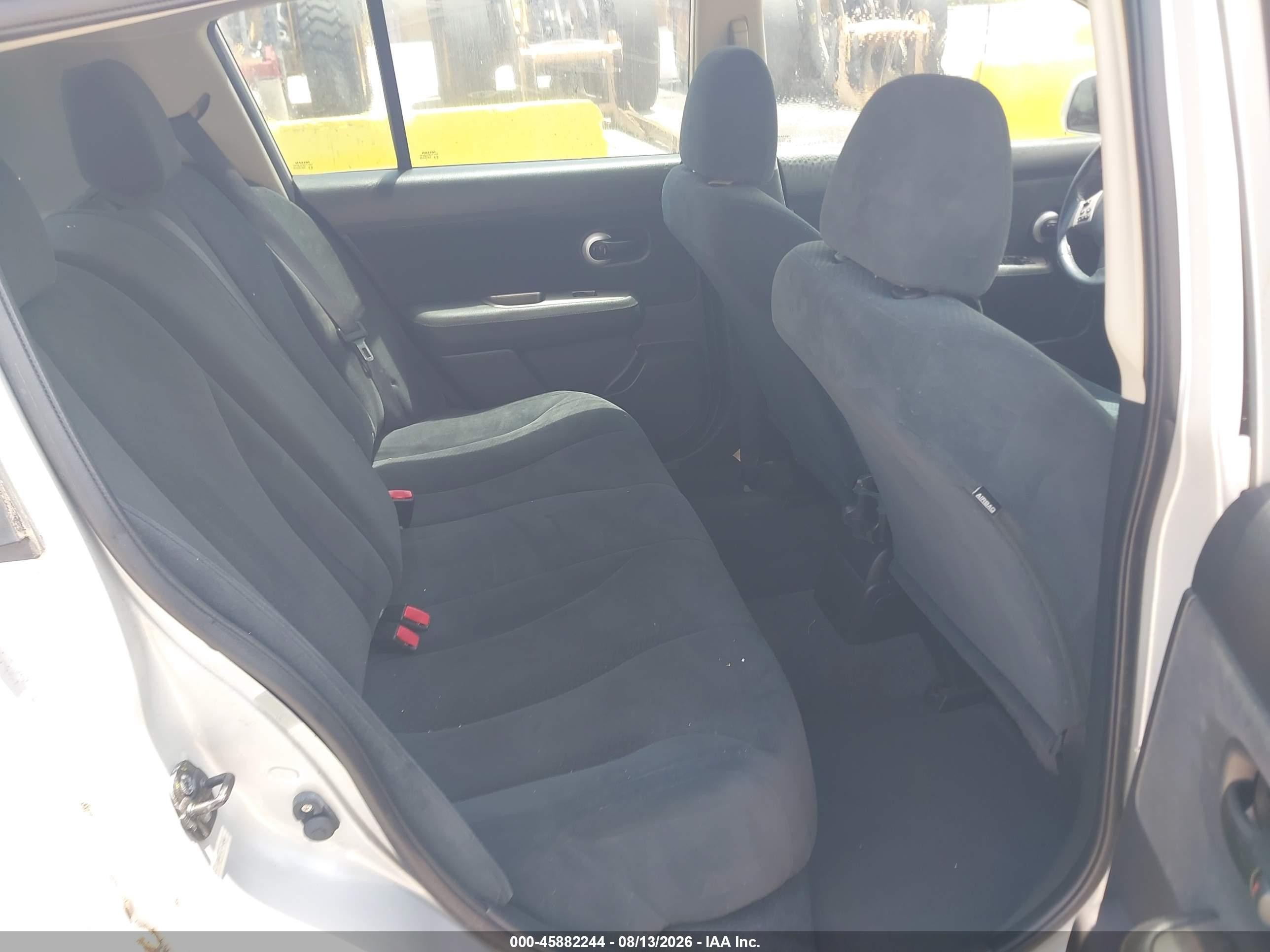 2012 Nissan Versa 1.8 S Silver vin: 3N1BC1CP0CK219684
