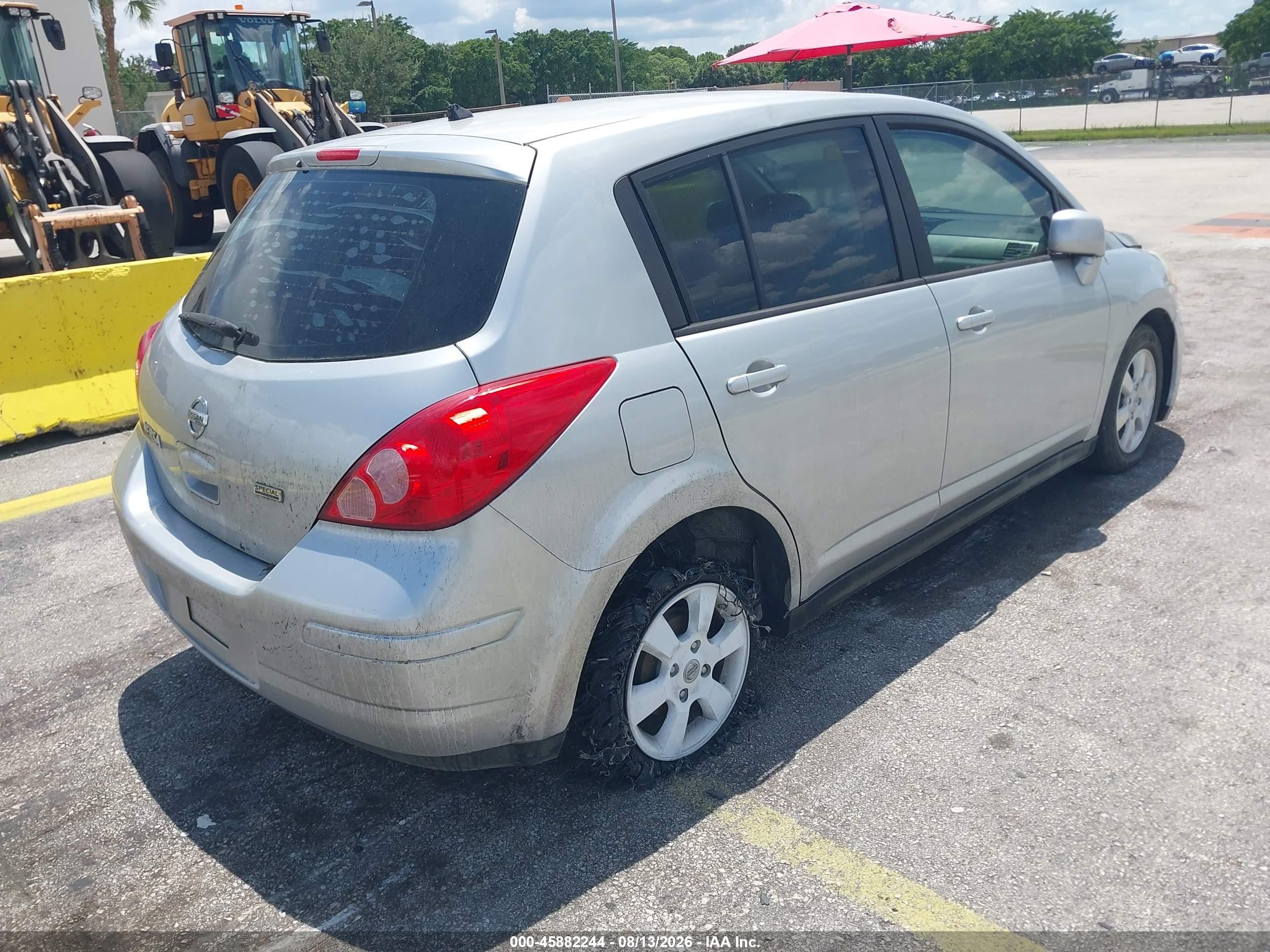 2012 Nissan Versa 1.8 S Silver vin: 3N1BC1CP0CK219684