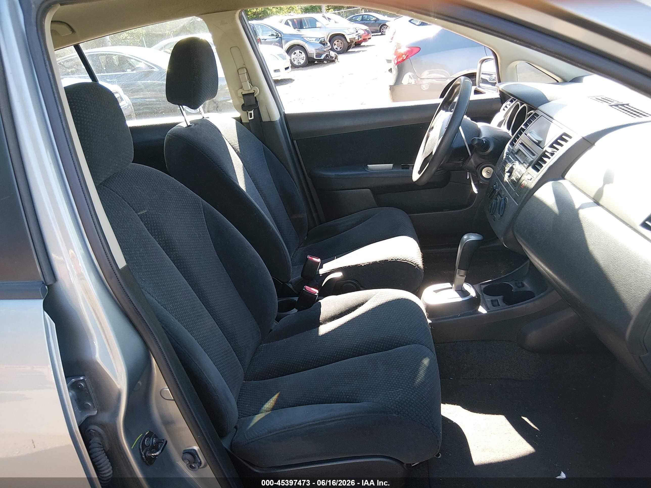 2012 Nissan Versa 1.8 S Серый vin: 3N1BC1CP0CK237862