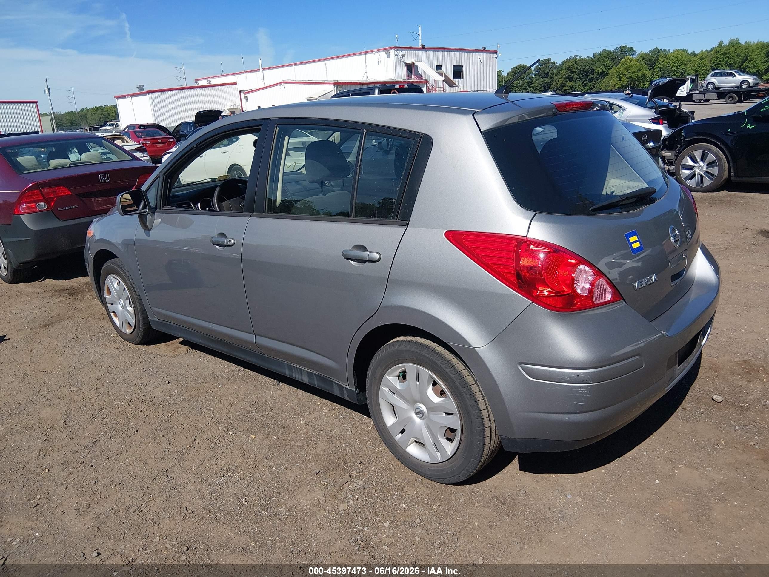 2012 Nissan Versa 1.8 S Серый vin: 3N1BC1CP0CK237862