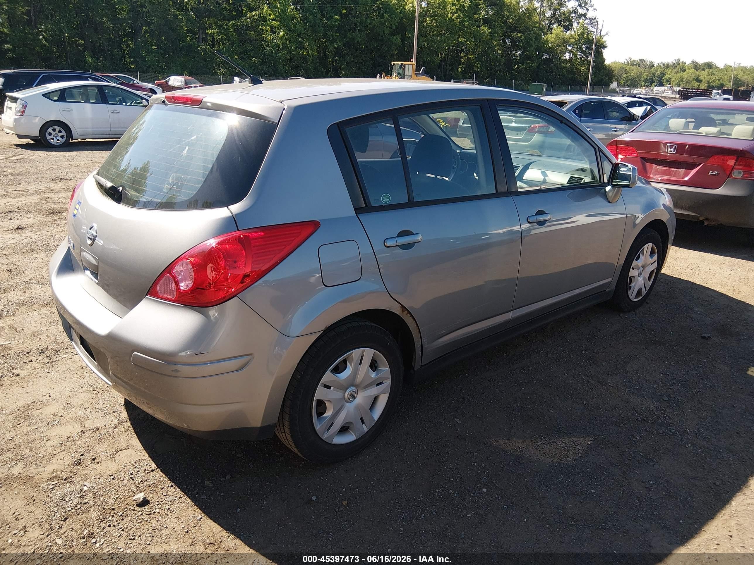 2012 Nissan Versa 1.8 S Серый vin: 3N1BC1CP0CK237862