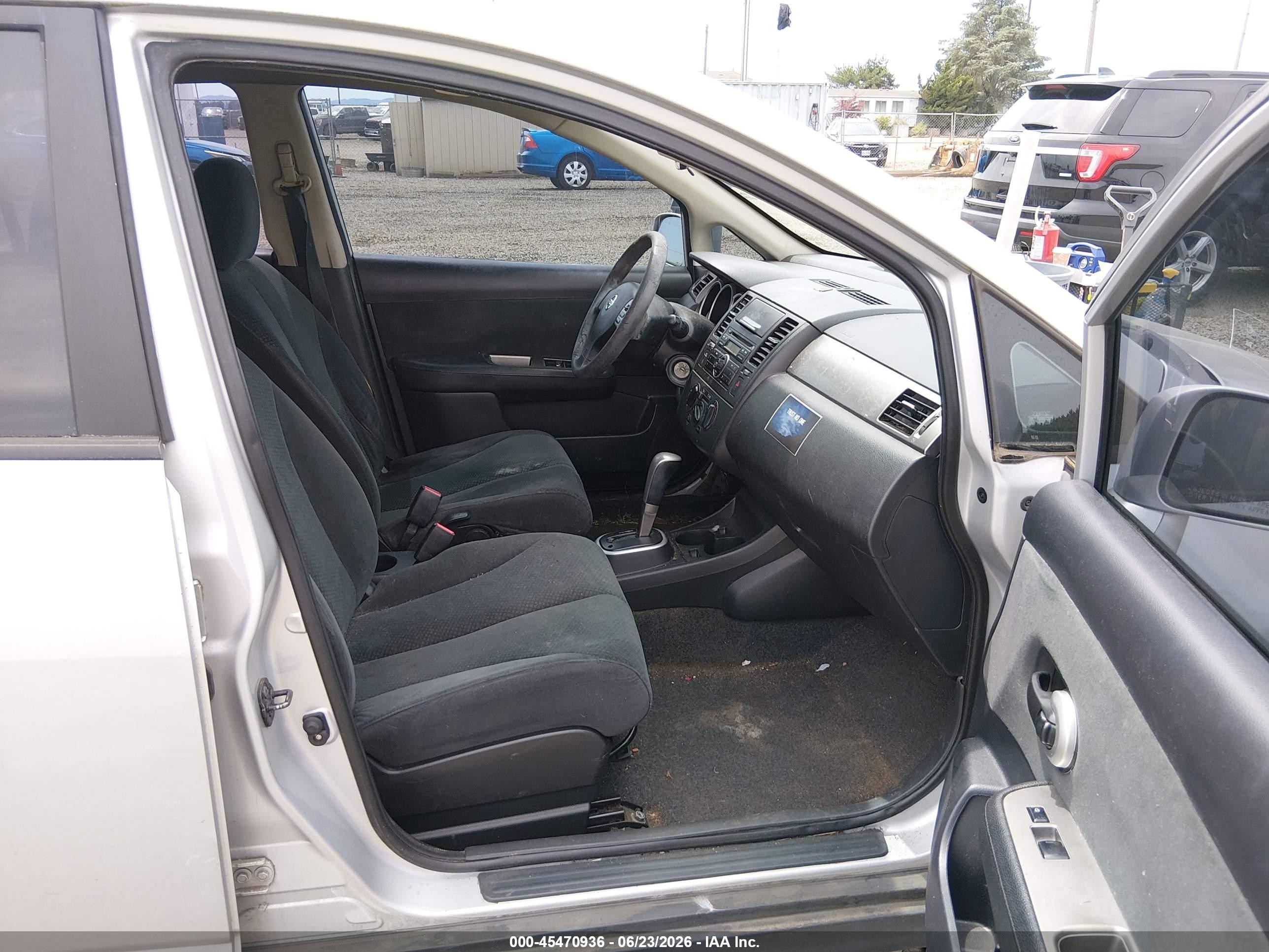 2012 Nissan Versa 1.8 S Silver vin: 3N1BC1CP0CK295695