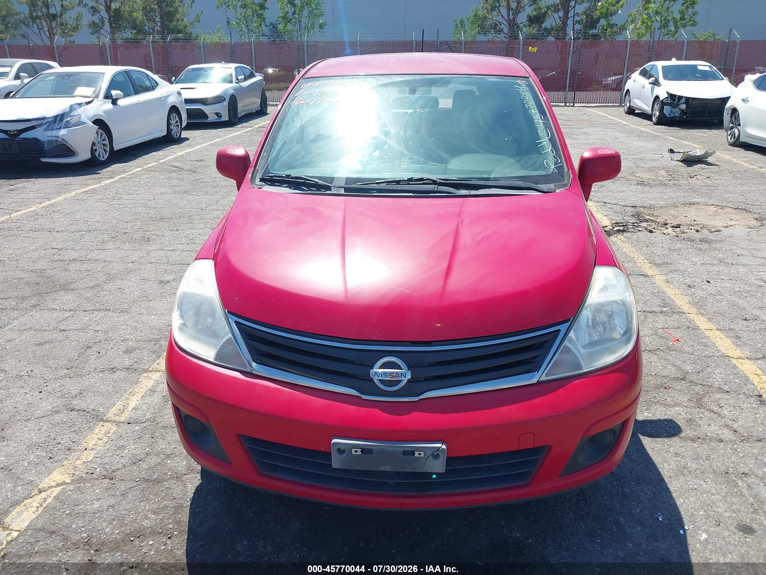 2012 Nissan Versa 1.8 S Red vin: 3N1BC1CP0CK298872