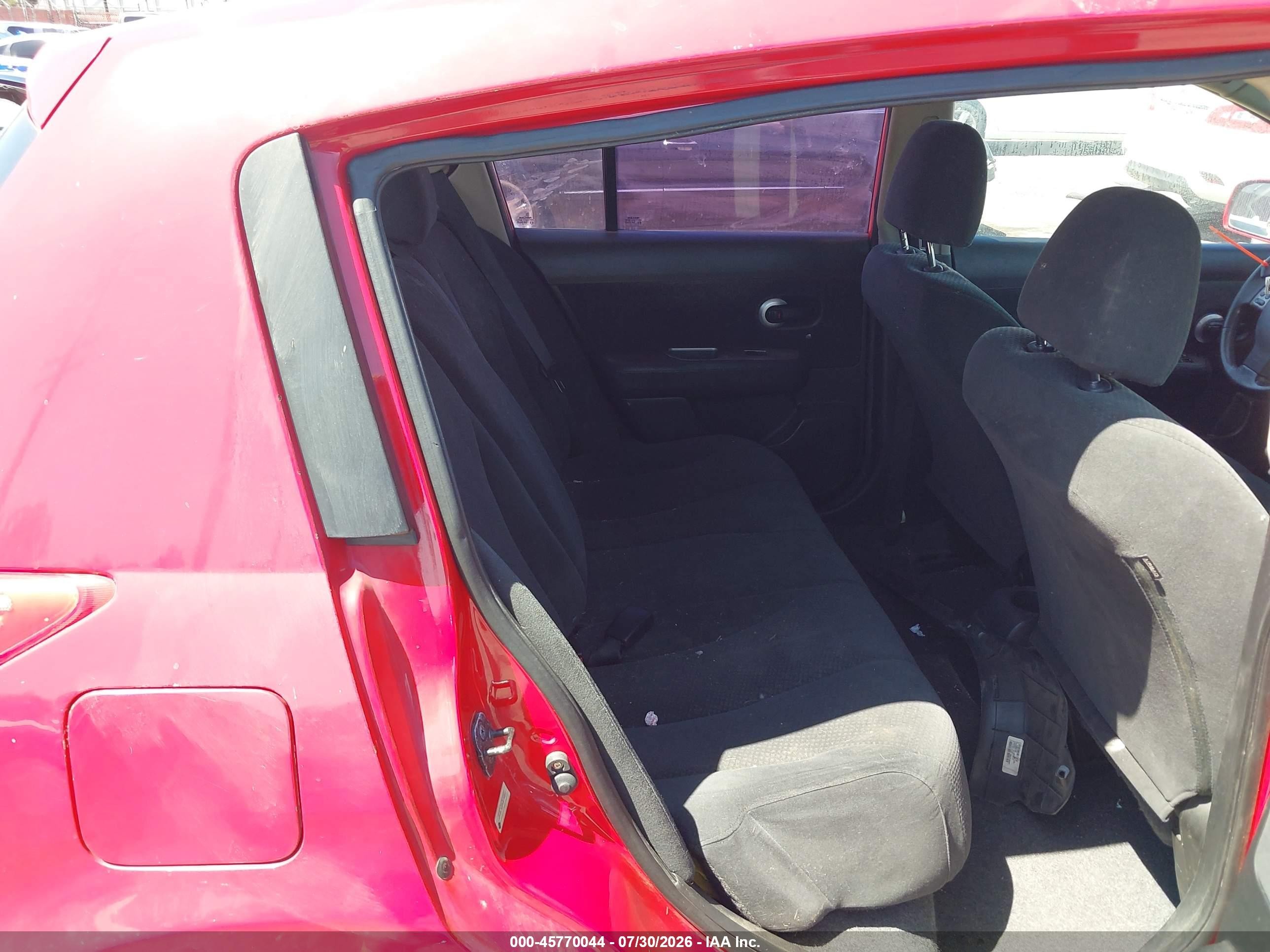 2012 Nissan Versa 1.8 S Red vin: 3N1BC1CP0CK298872