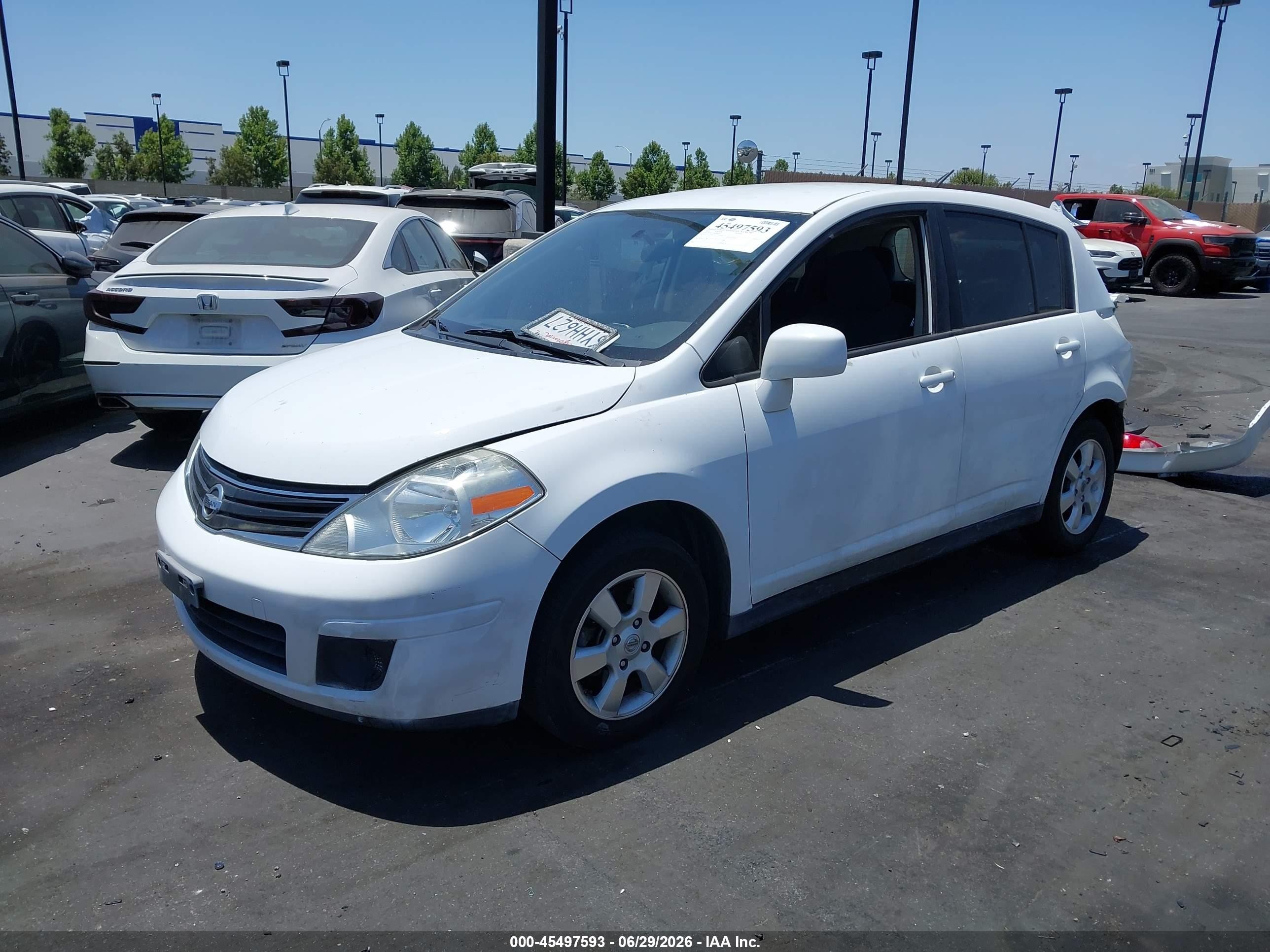 2012 Nissan Versa 1.8 S Белый vin: 3N1BC1CP0CK801025
