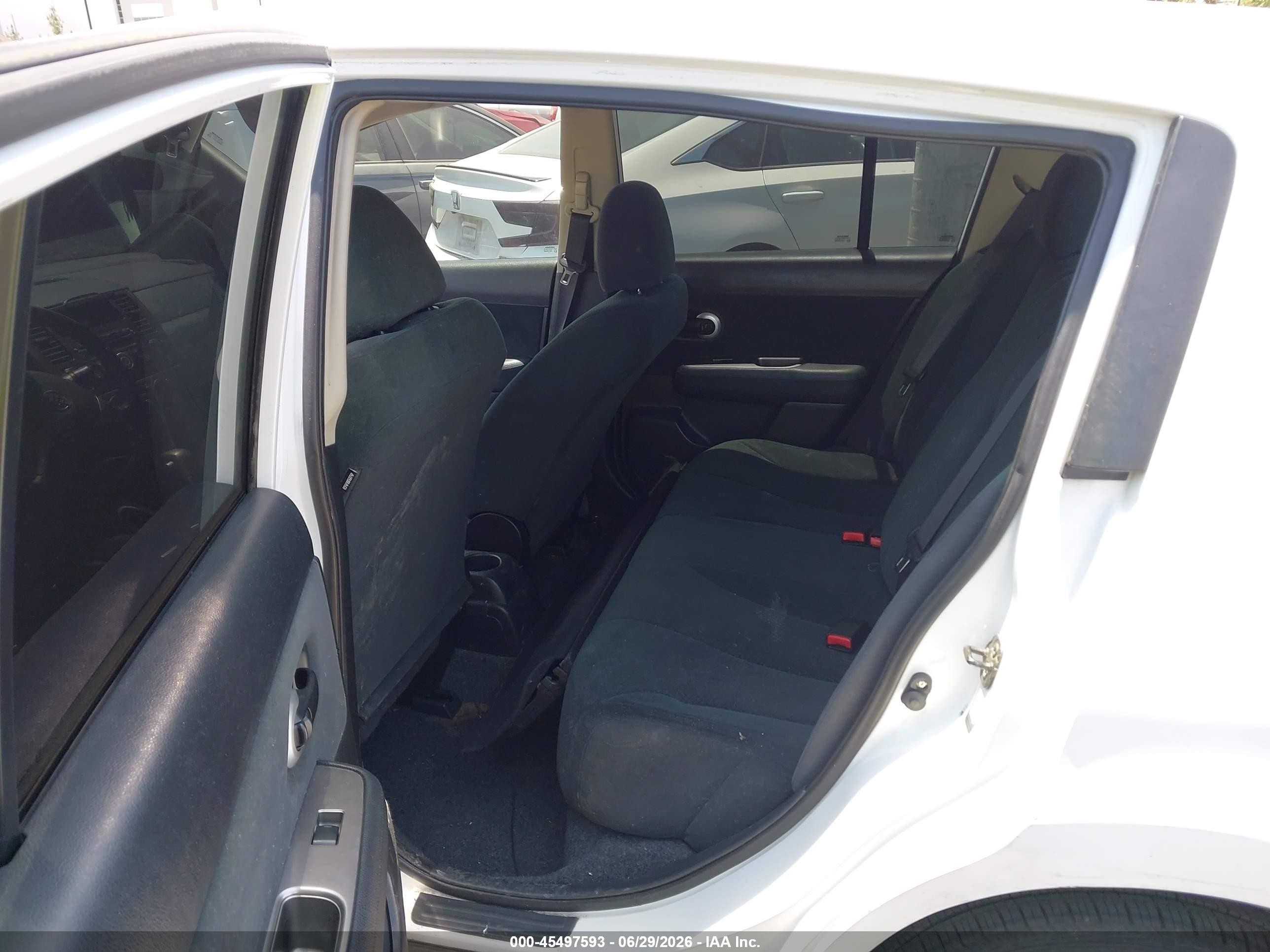 2012 Nissan Versa 1.8 S Белый vin: 3N1BC1CP0CK801025