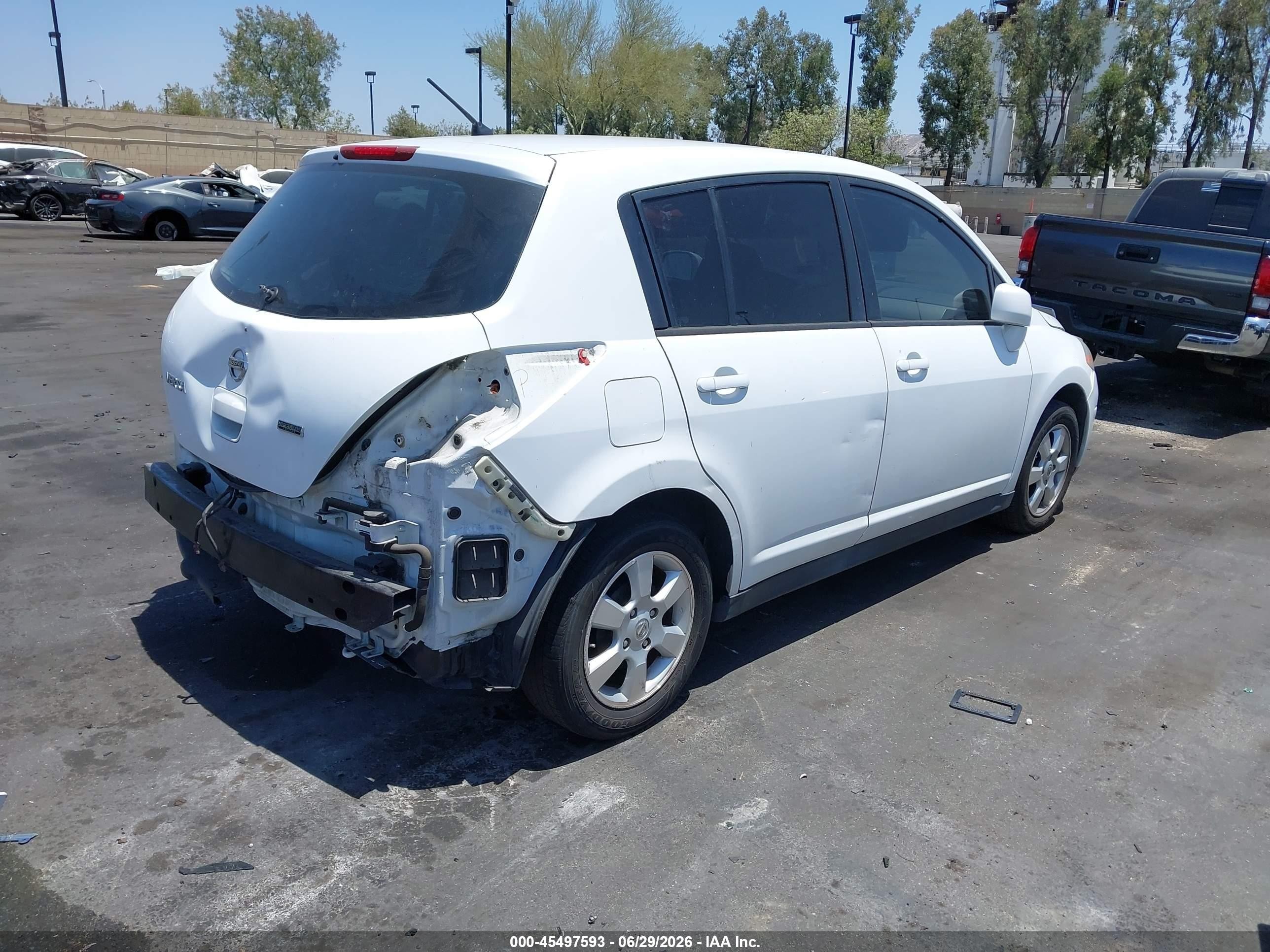 2012 Nissan Versa 1.8 S Белый vin: 3N1BC1CP0CK801025