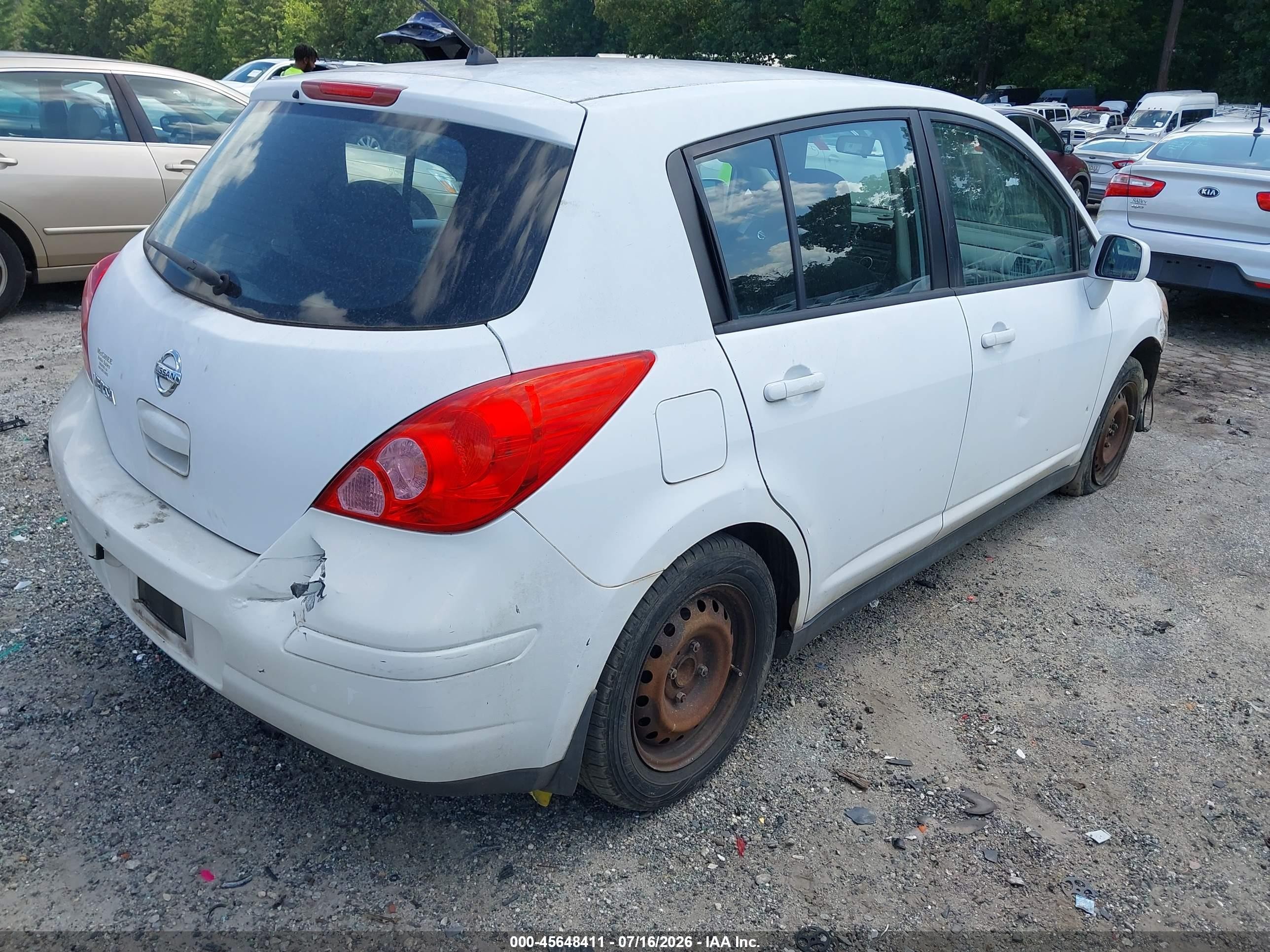 2010 Nissan Versa 1.8s White vin: 3N1BC1CP1AL413440