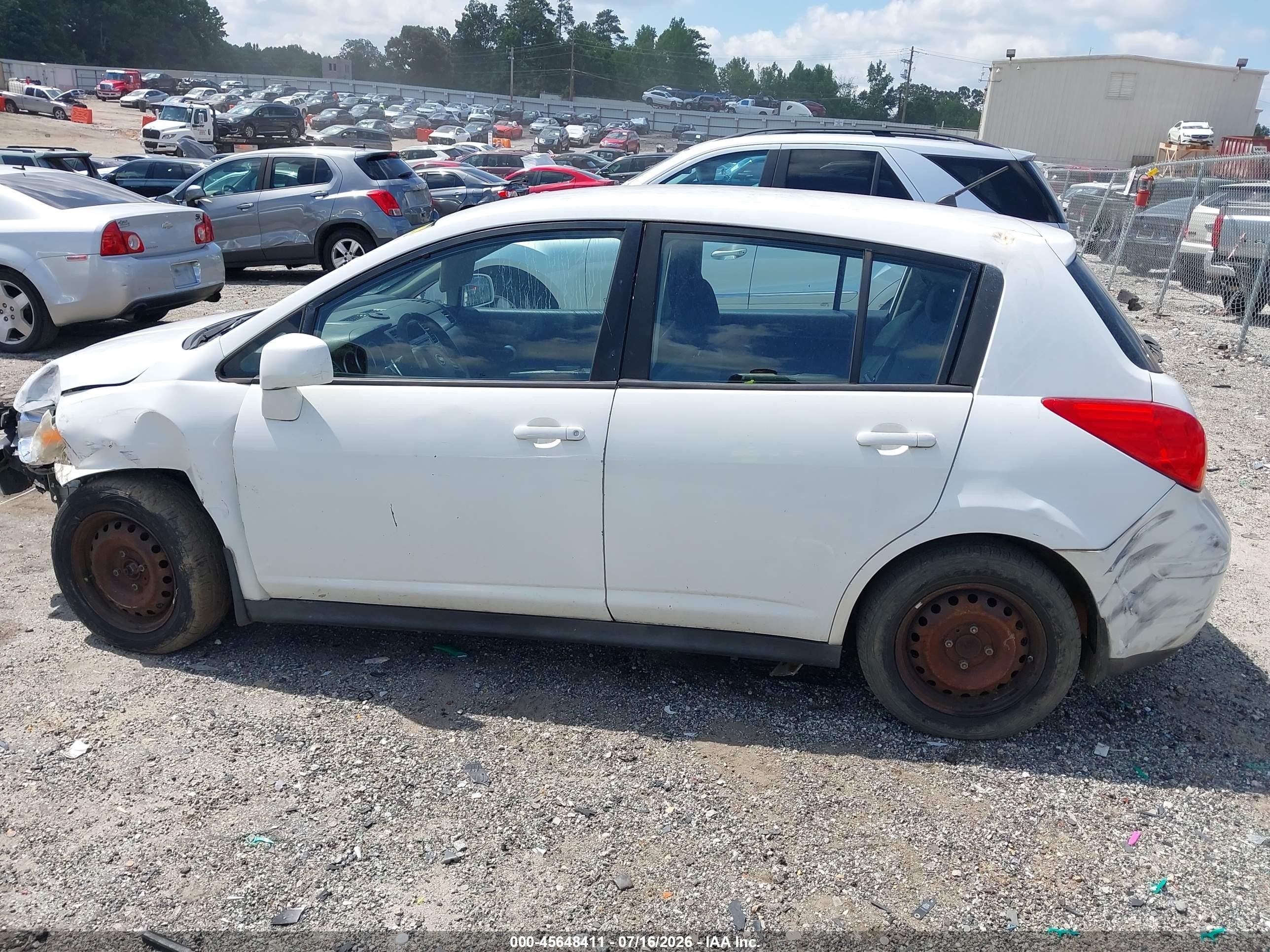 2010 Nissan Versa 1.8s White vin: 3N1BC1CP1AL413440