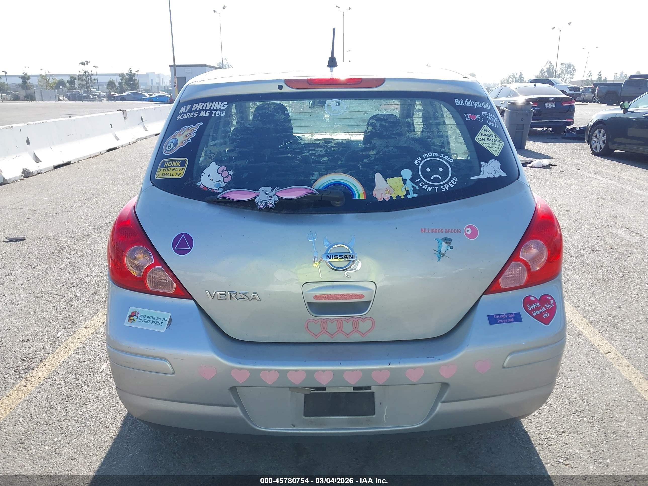 2010 Nissan Versa 1.8s Silver vin: 3N1BC1CP1AL441769