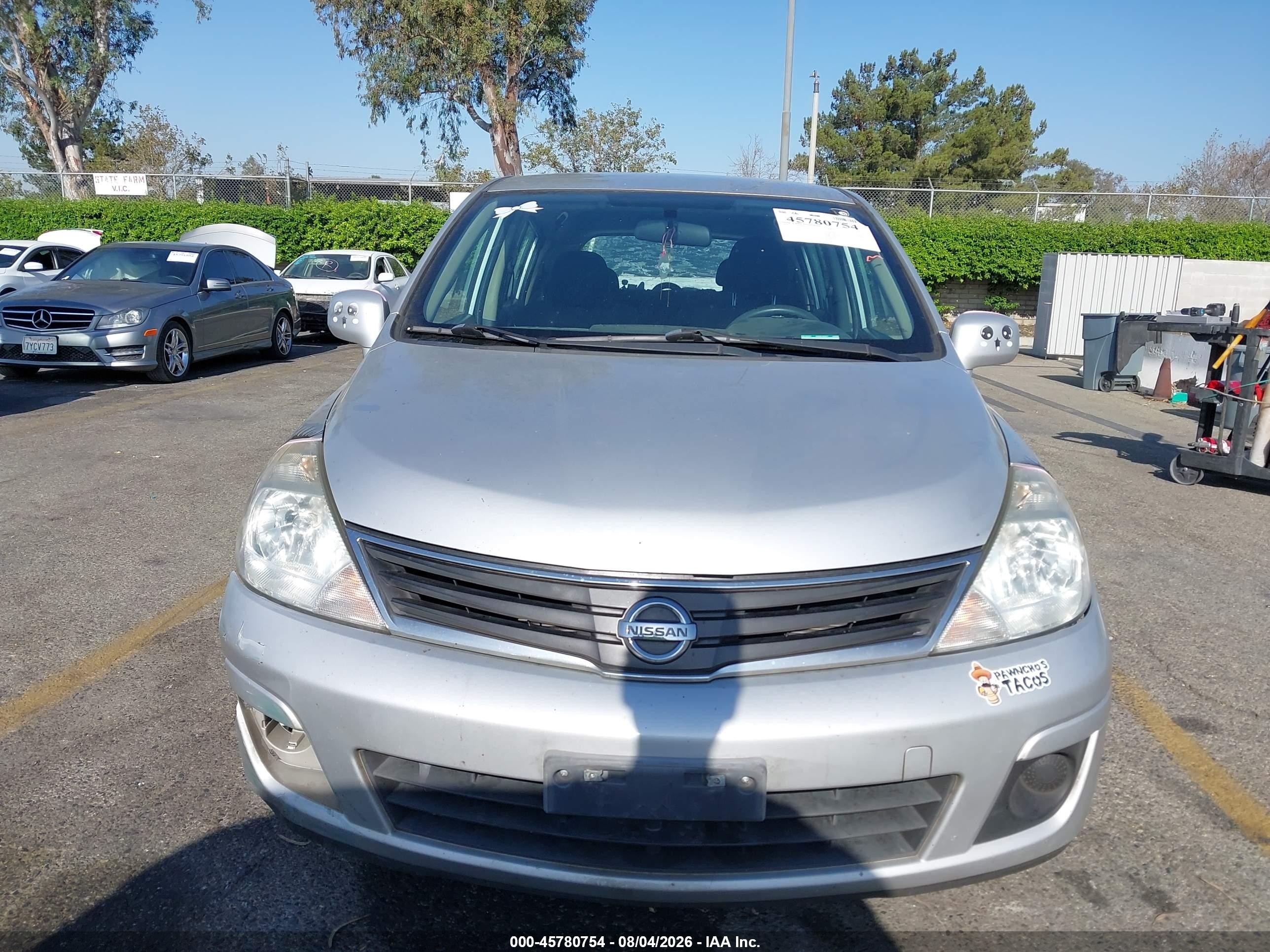 2010 Nissan Versa 1.8s Silver vin: 3N1BC1CP1AL441769