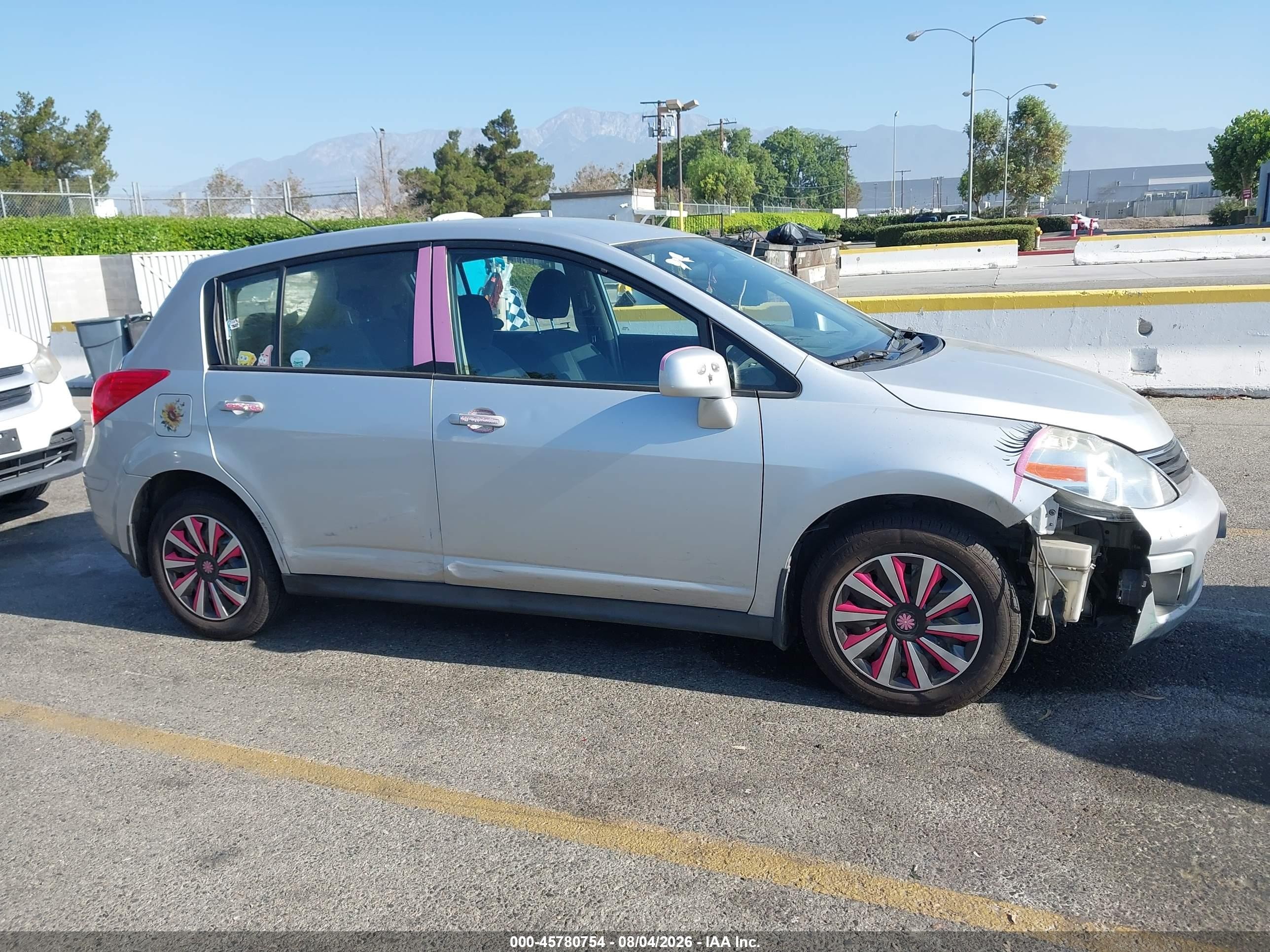 2010 Nissan Versa 1.8s Silver vin: 3N1BC1CP1AL441769