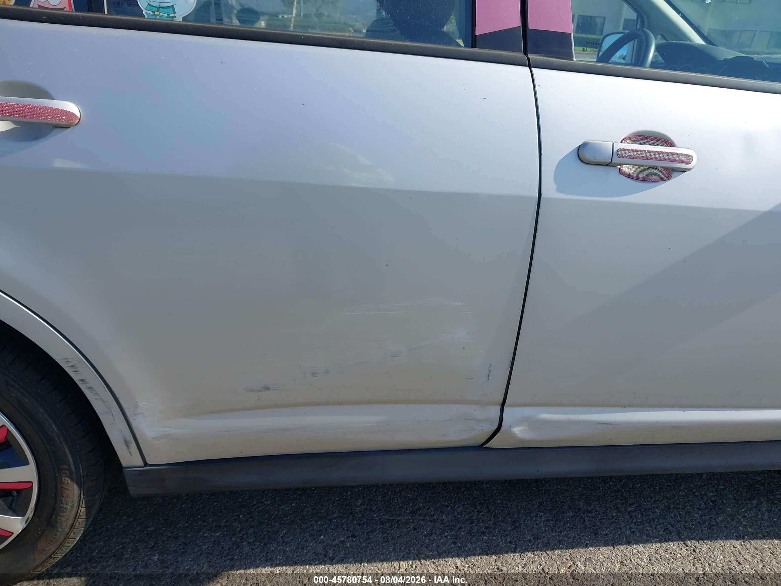 2010 Nissan Versa 1.8s Silver vin: 3N1BC1CP1AL441769