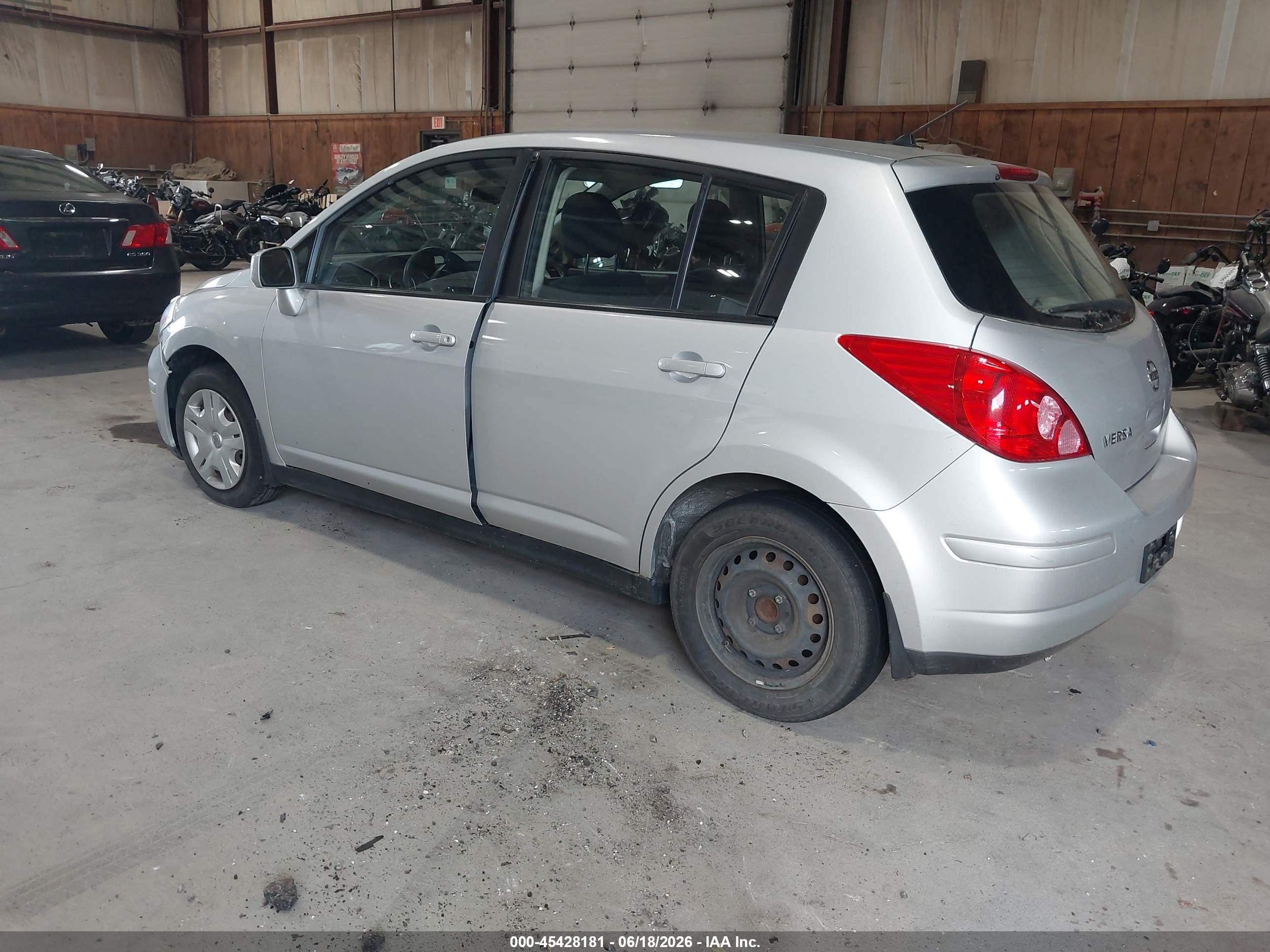 2010 Nissan Versa 1.8s Silver vin: 3N1BC1CP1AL444803