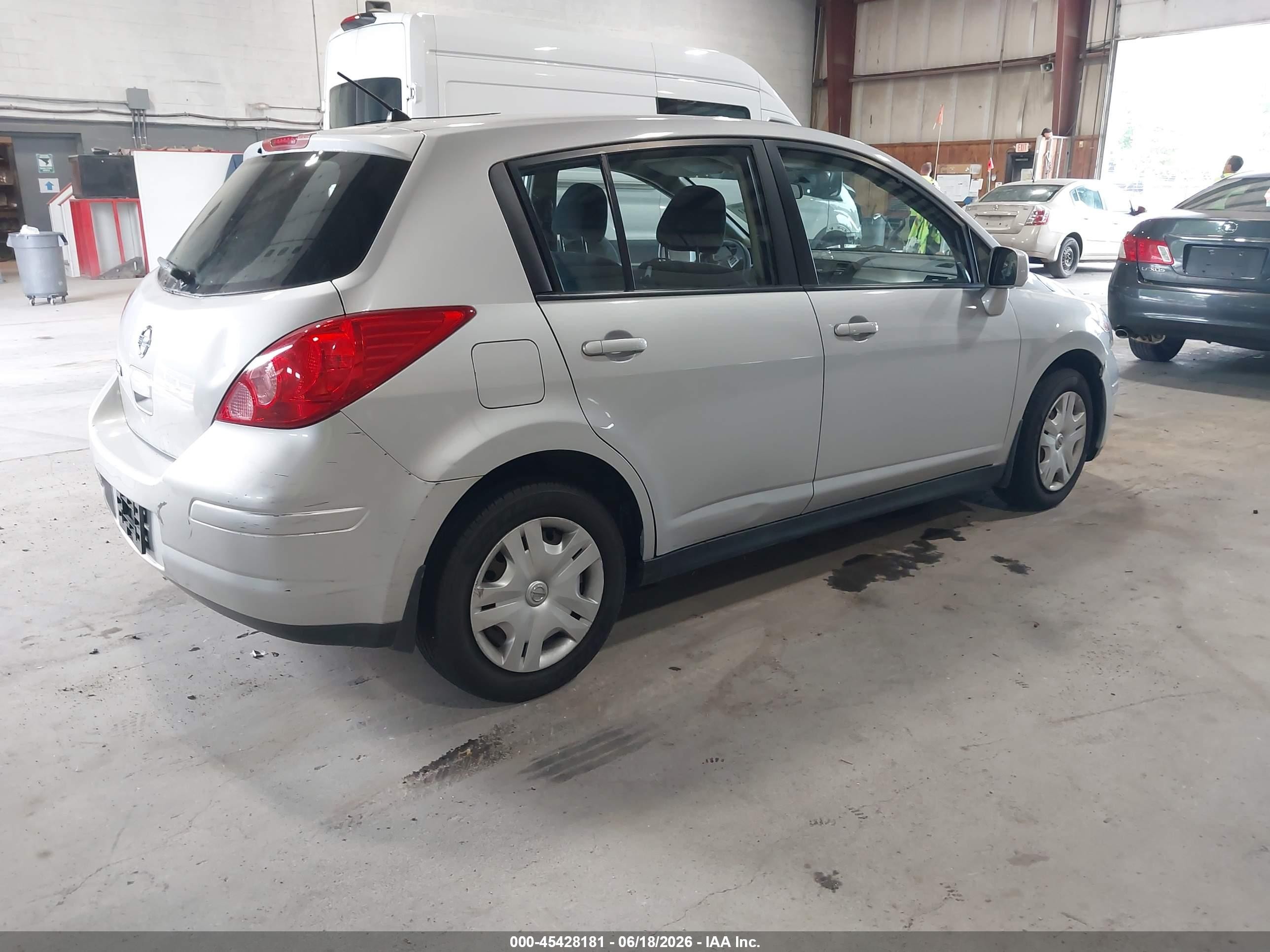 2010 Nissan Versa 1.8s Silver vin: 3N1BC1CP1AL444803