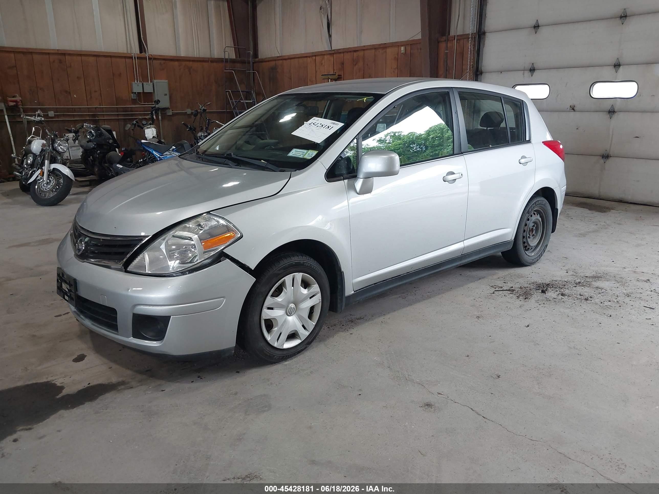 2010 Nissan Versa 1.8s Silver vin: 3N1BC1CP1AL444803