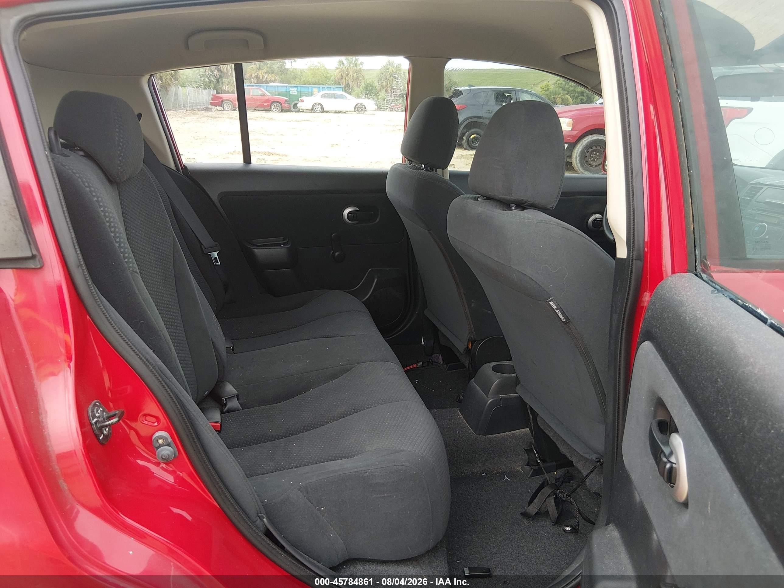 2010 Nissan Versa 1.8s Red vin: 3N1BC1CP1AL458233
