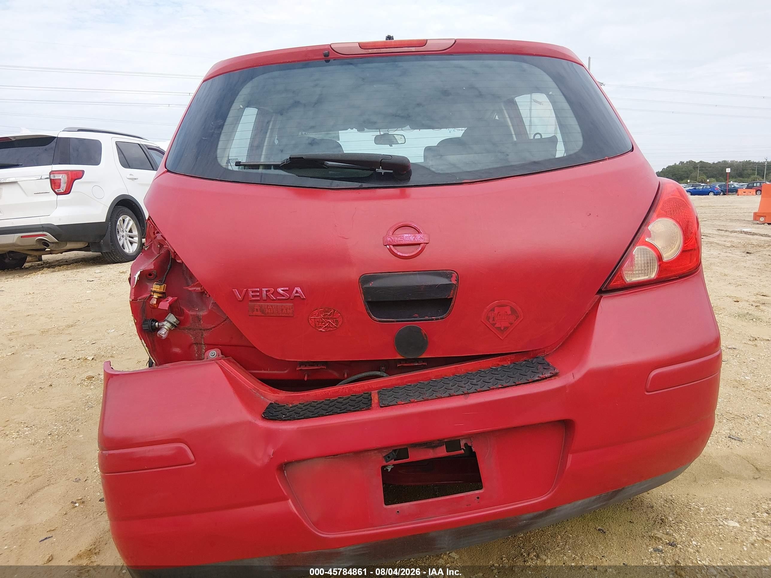 2010 Nissan Versa 1.8s Red vin: 3N1BC1CP1AL458233