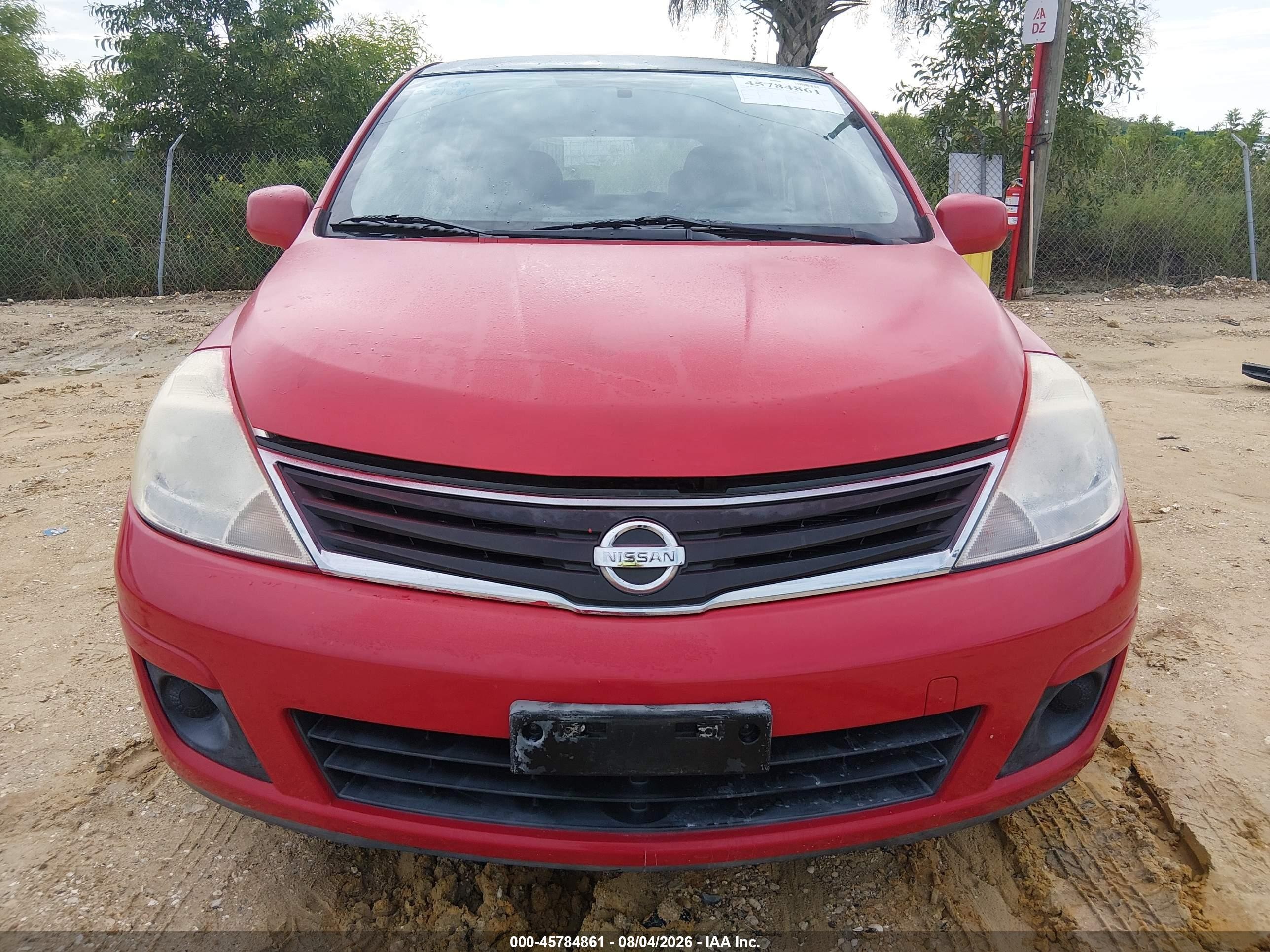 2010 Nissan Versa 1.8s Red vin: 3N1BC1CP1AL458233
