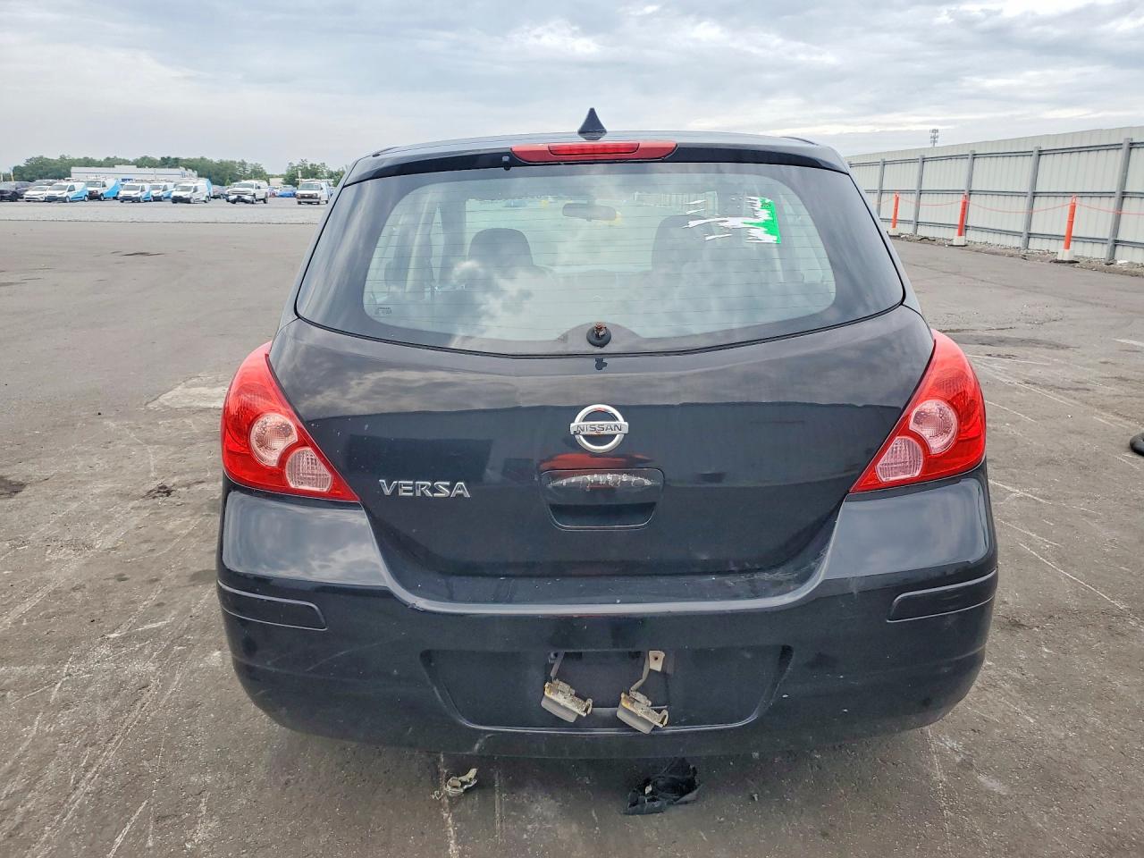 2010 Nissan Versa 1.8 S Черный vin: 3N1BC1CP1AL462444