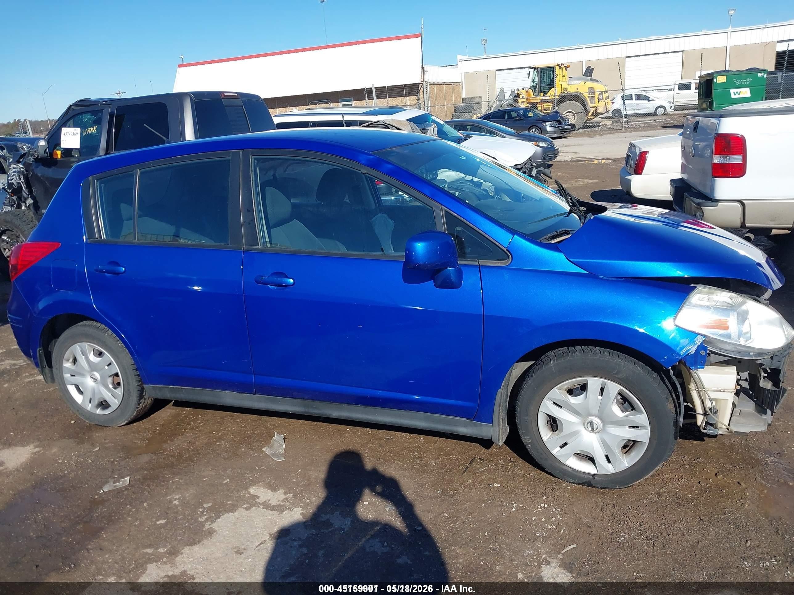 2011 Nissan Versa 1.8s Синий vin: 3N1BC1CP1BL368341