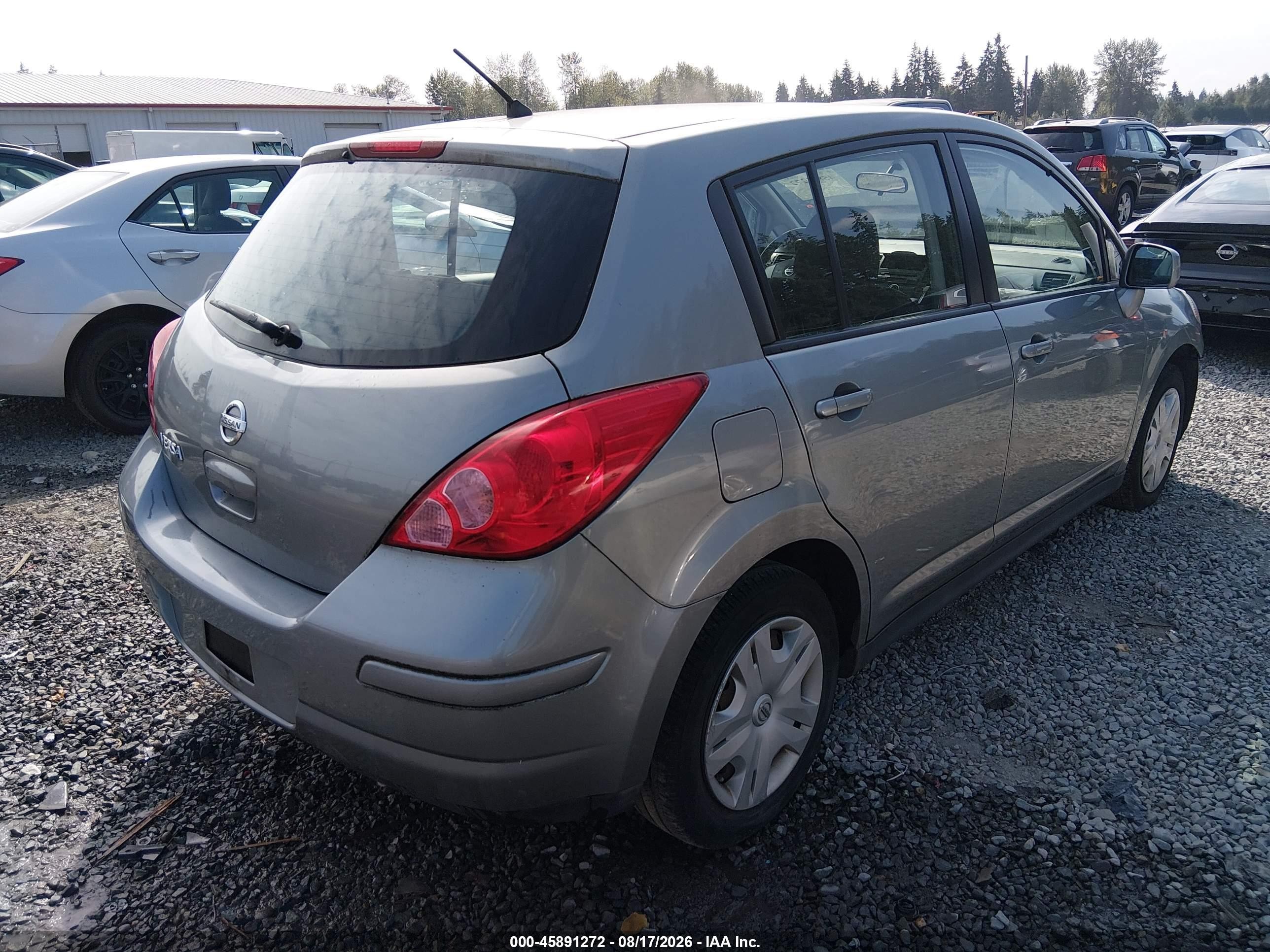 2011 Nissan Versa 1.8s Silver vin: 3N1BC1CP1BL407140