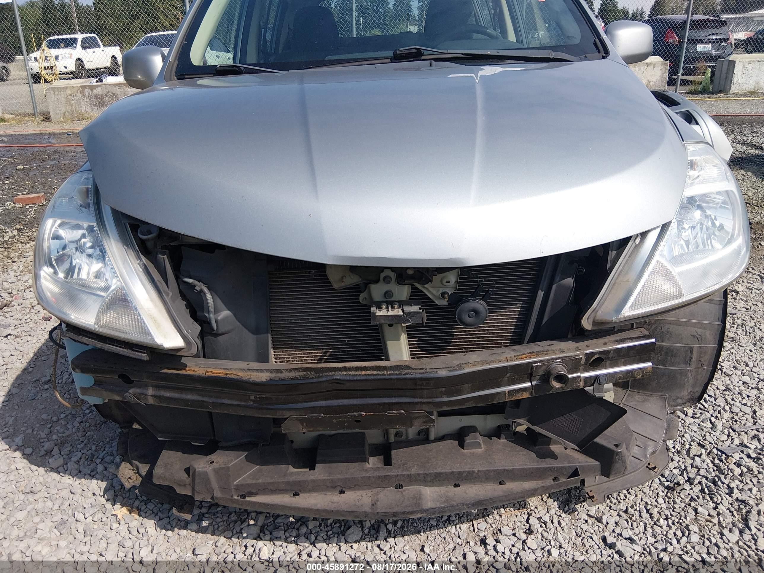 2011 Nissan Versa 1.8s Silver vin: 3N1BC1CP1BL407140