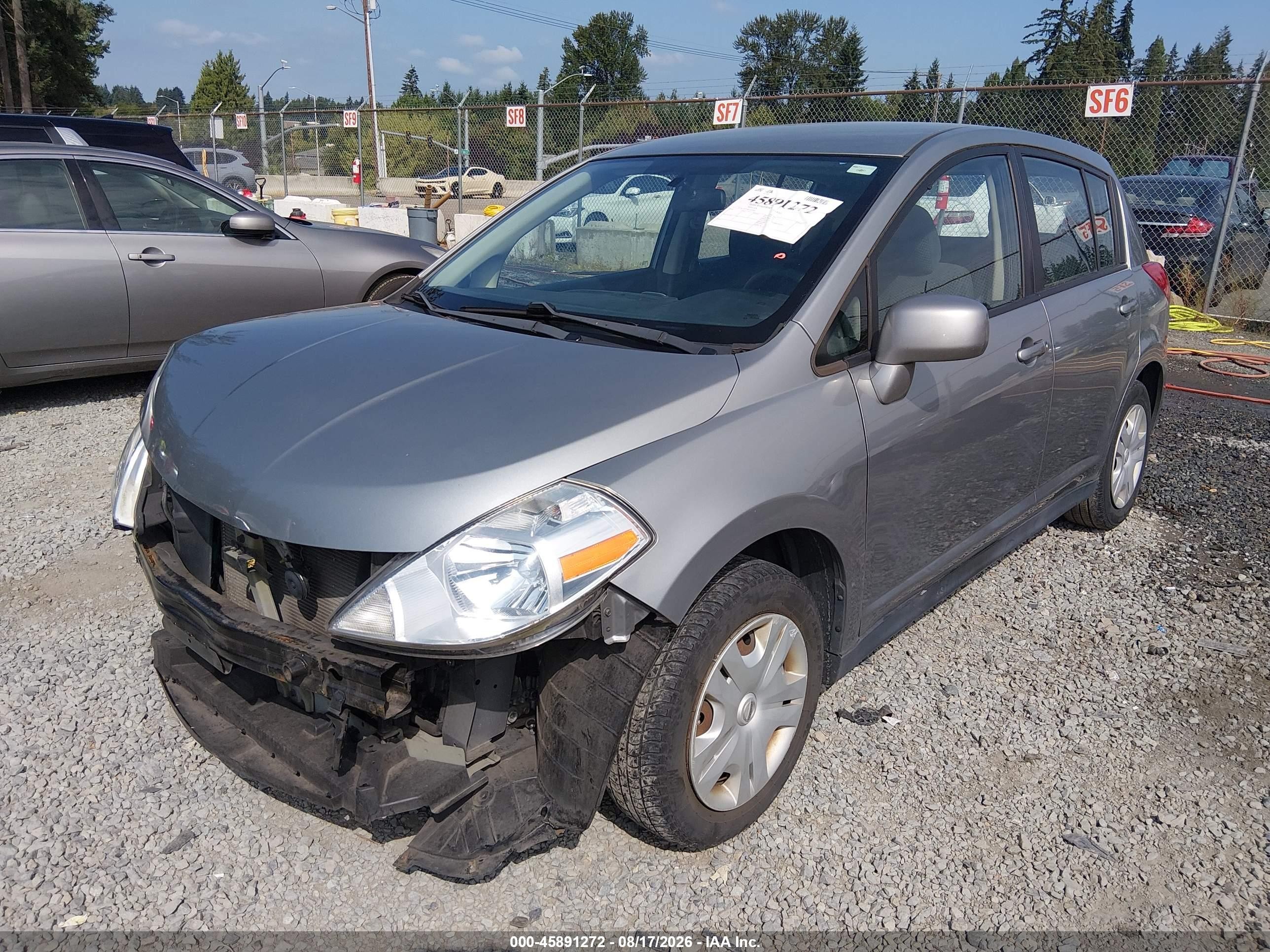 2011 Nissan Versa 1.8s Silver vin: 3N1BC1CP1BL407140