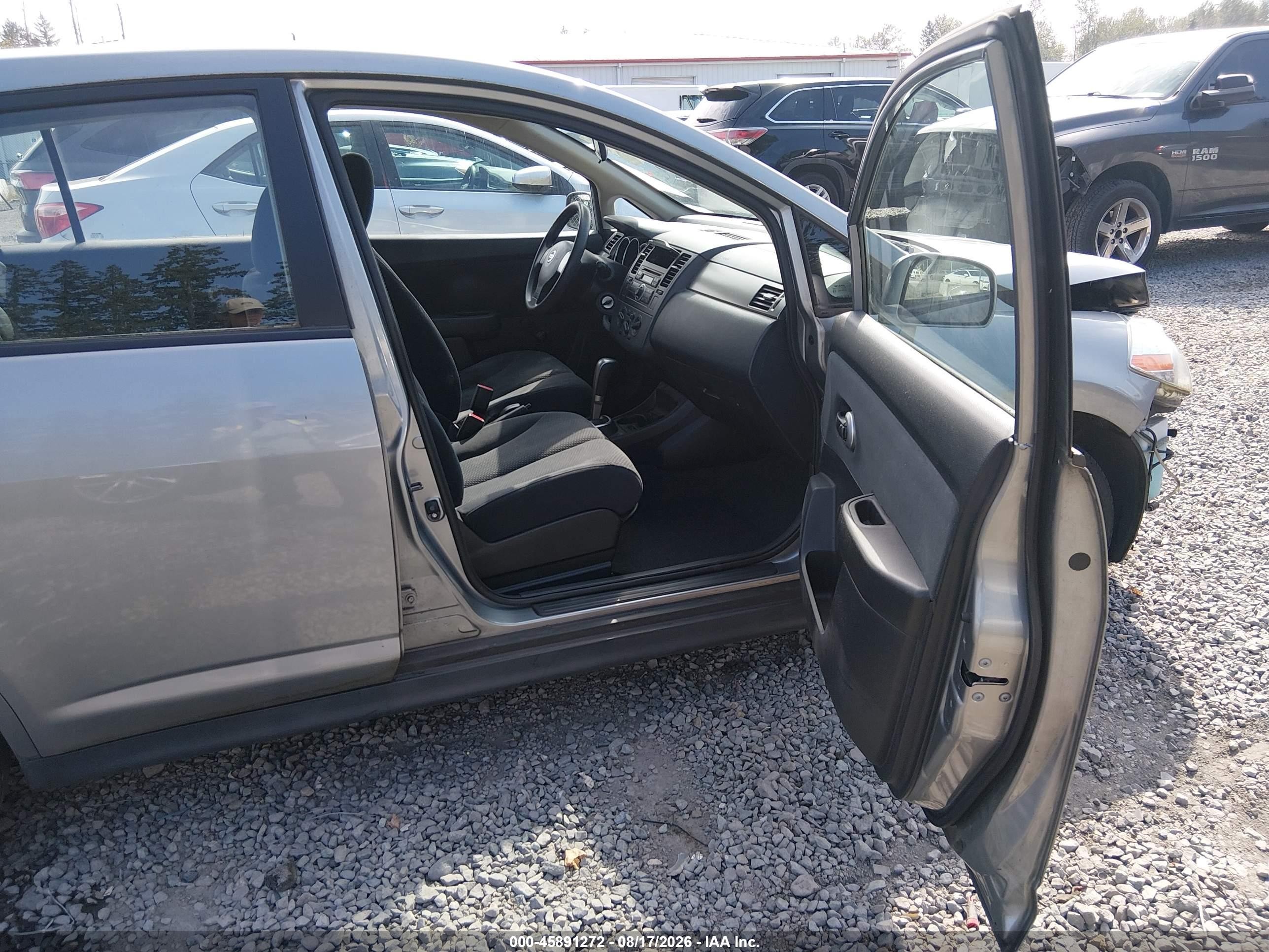 2011 Nissan Versa 1.8s Silver vin: 3N1BC1CP1BL407140