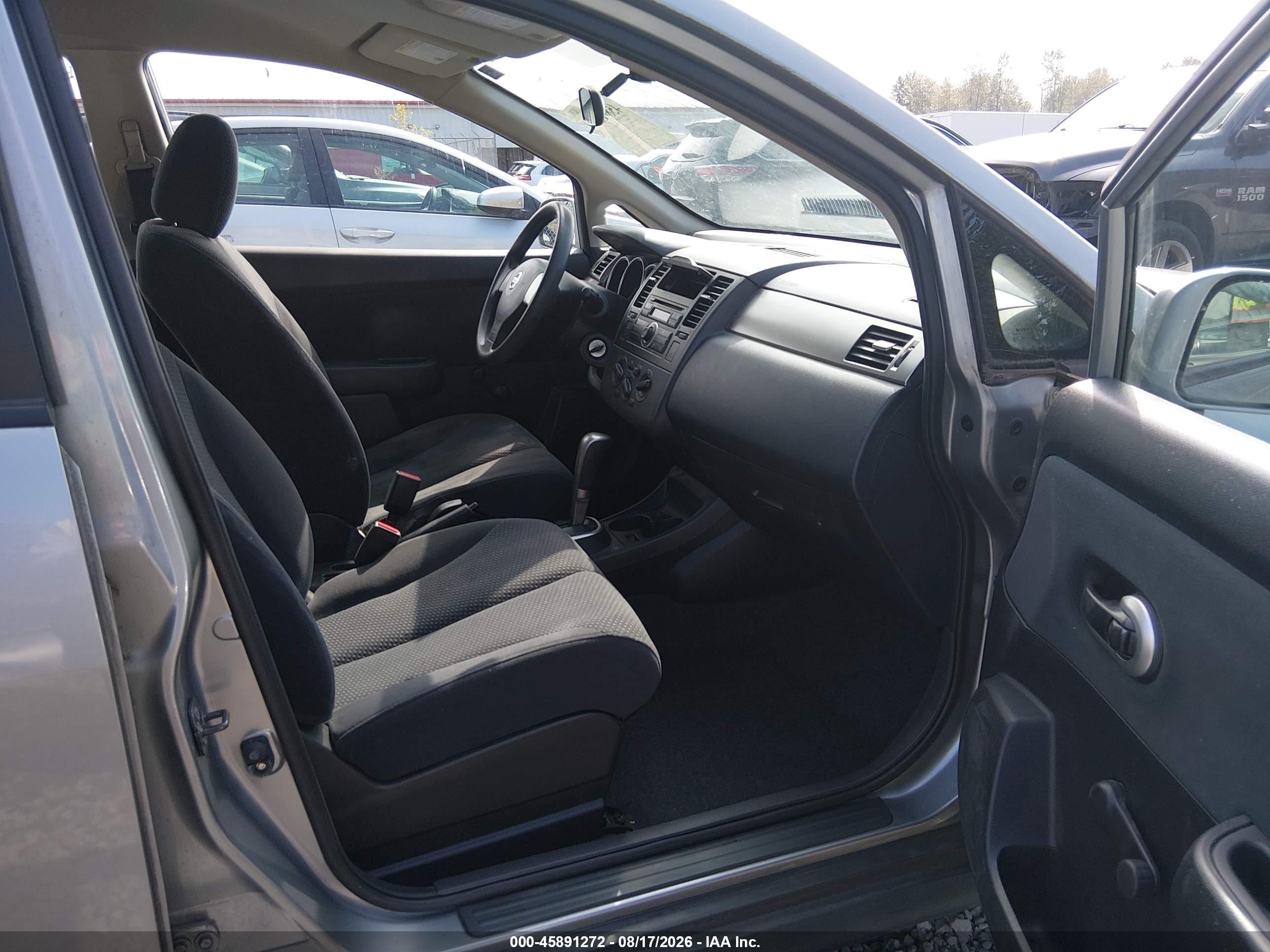 2011 Nissan Versa 1.8s Silver vin: 3N1BC1CP1BL407140
