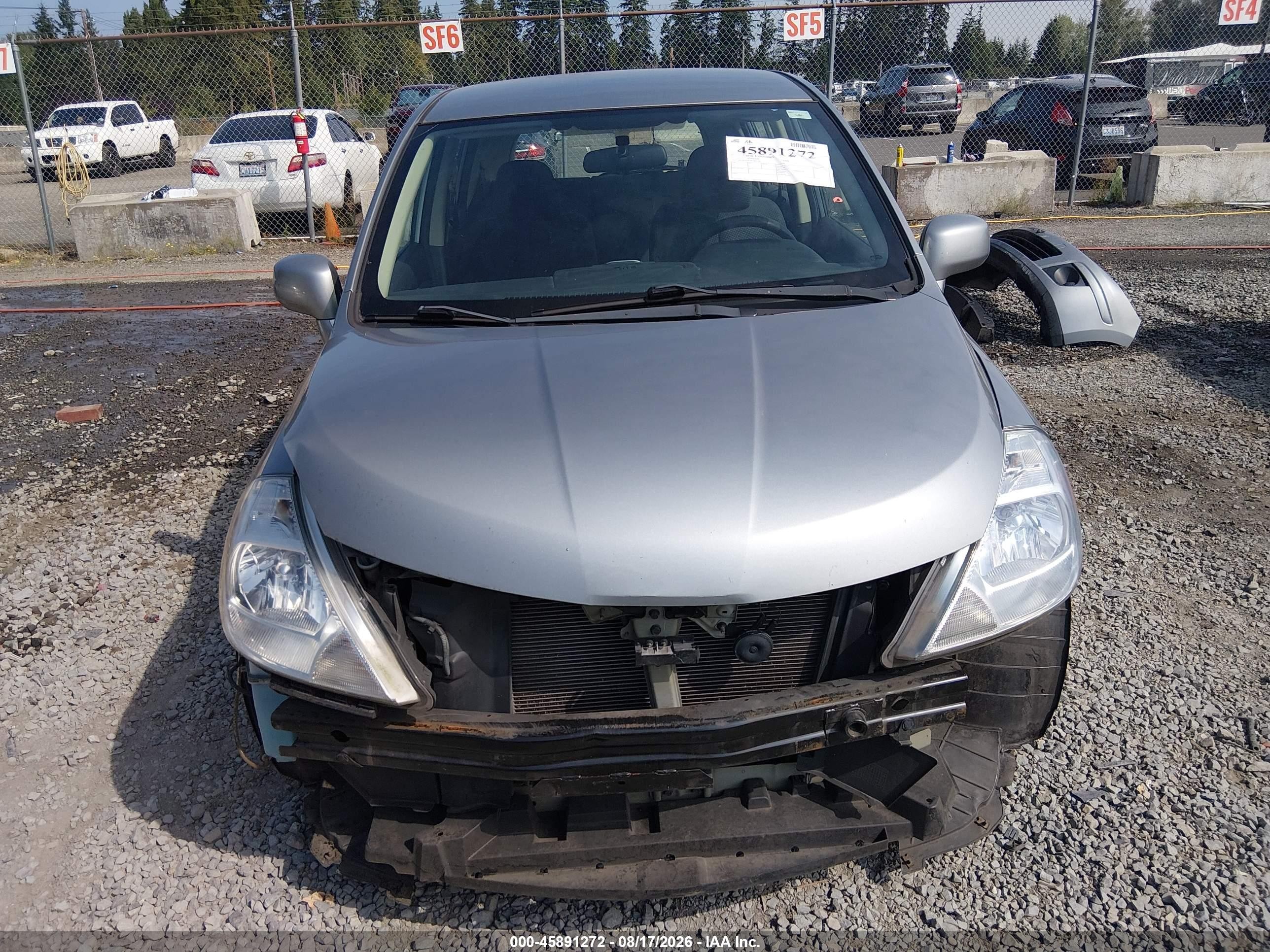 2011 Nissan Versa 1.8s Silver vin: 3N1BC1CP1BL407140