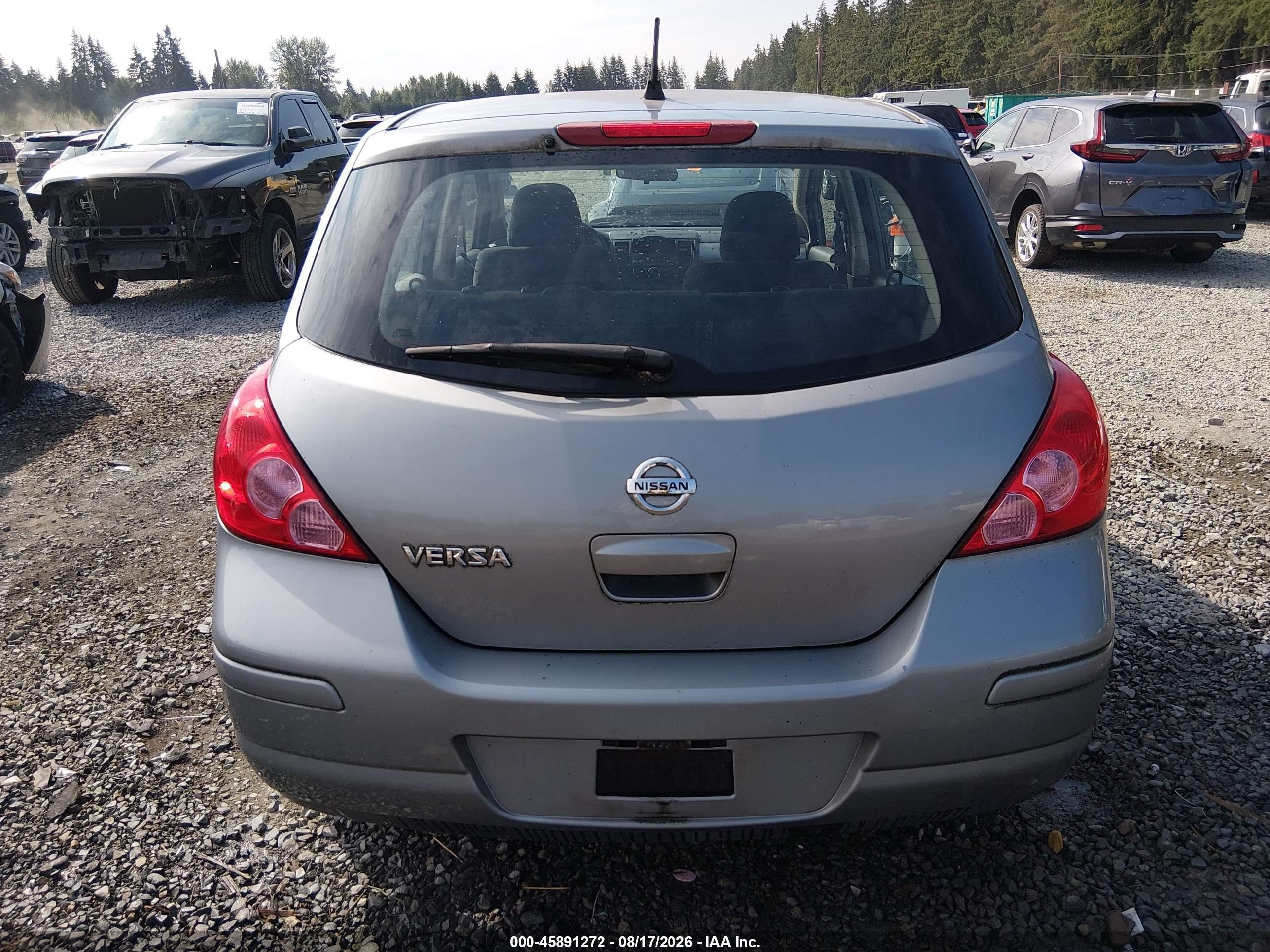 2011 Nissan Versa 1.8s Silver vin: 3N1BC1CP1BL407140