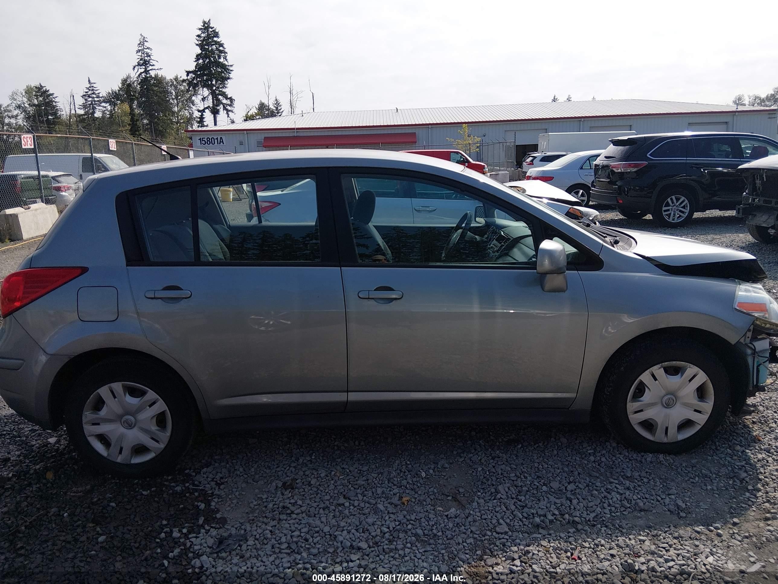 2011 Nissan Versa 1.8s Silver vin: 3N1BC1CP1BL407140