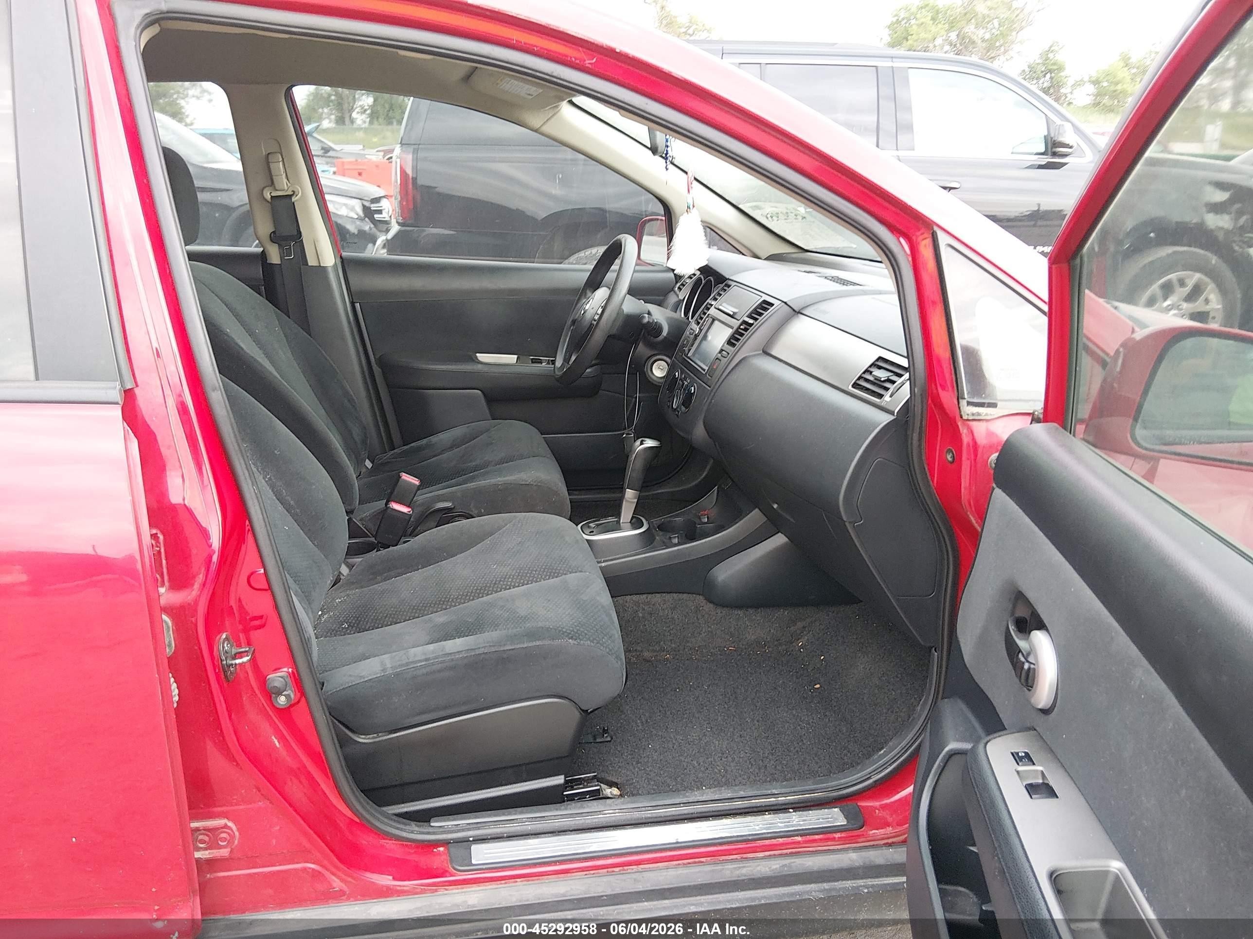 2011 Nissan Versa 1.8s Red vin: 3N1BC1CP1BL437044