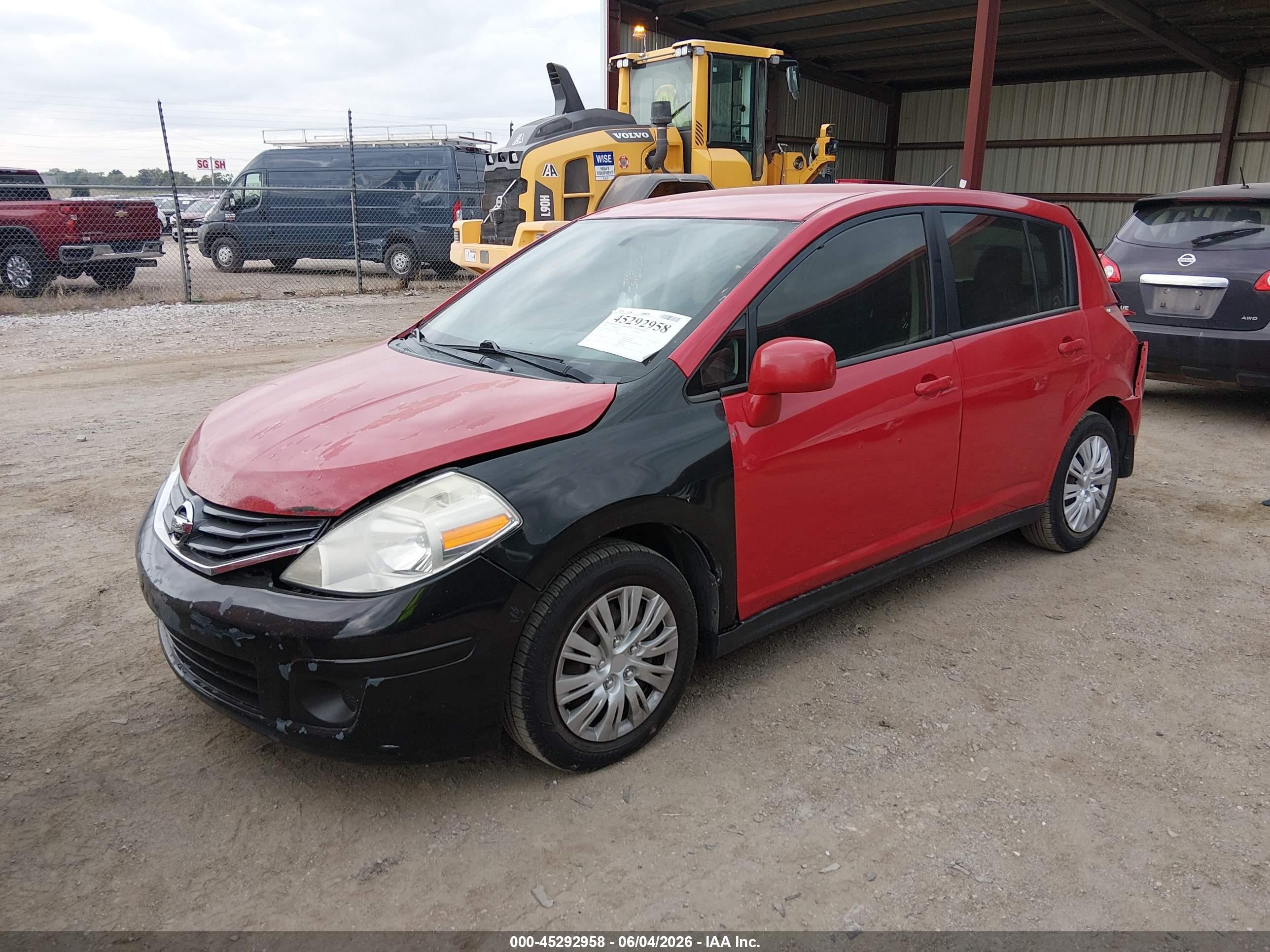 2011 Nissan Versa 1.8s Red vin: 3N1BC1CP1BL437044