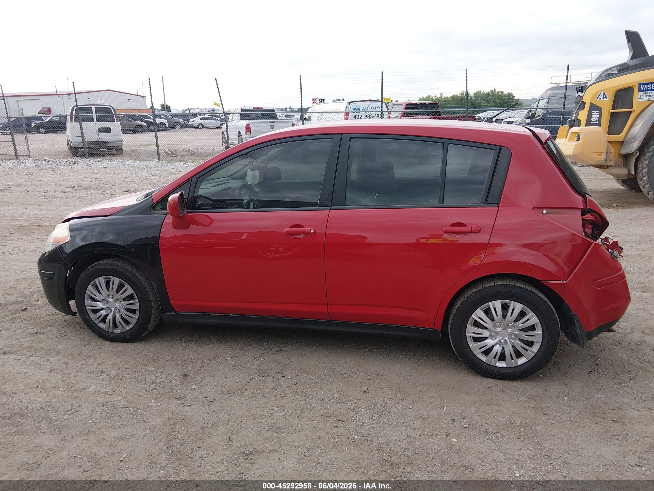 2011 Nissan Versa 1.8s Red vin: 3N1BC1CP1BL437044