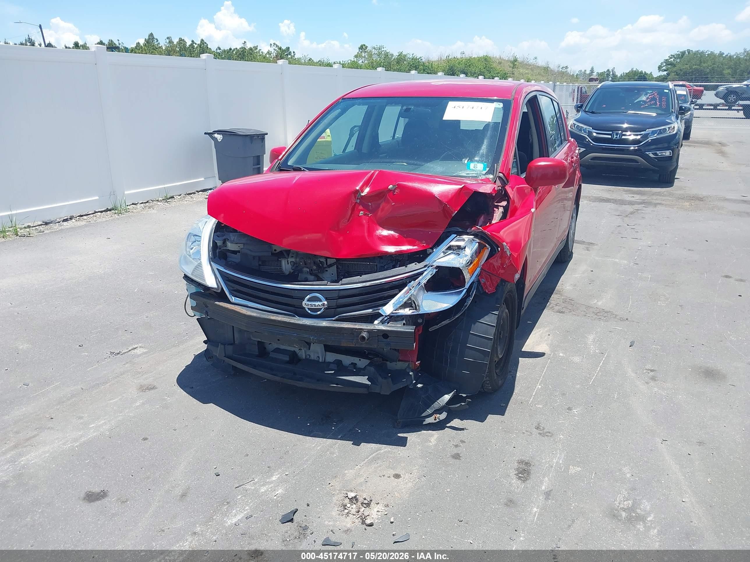2011 Nissan Versa 1.8s Red vin: 3N1BC1CP1BL447217