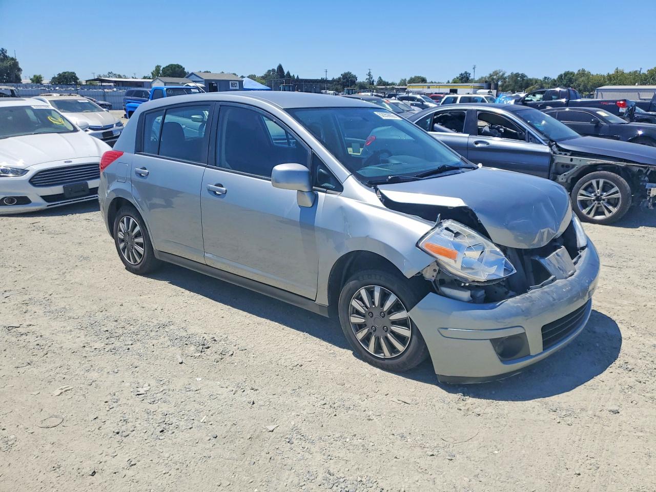 2011 Nissan Versa 1.8 S Silver vin: 3N1BC1CP1BL469167
