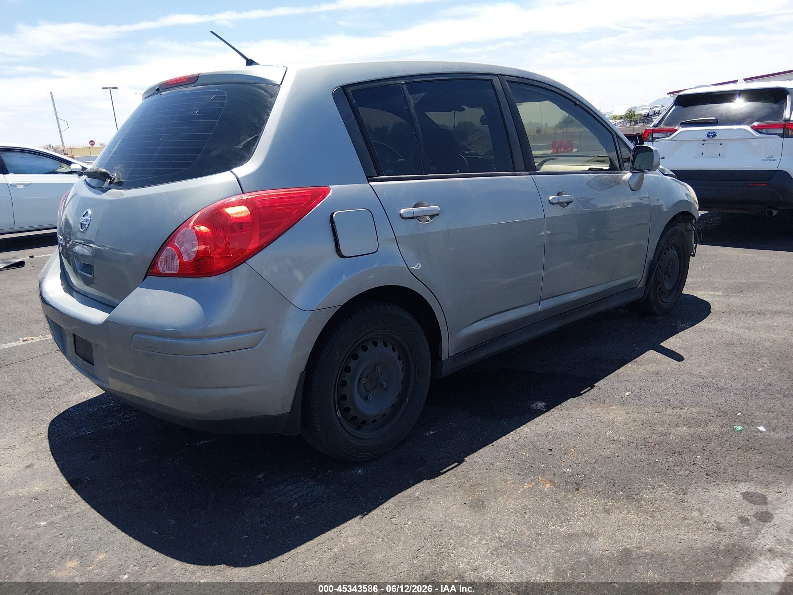 2011 Nissan Versa 1.8s Silver vin: 3N1BC1CP1BL480542