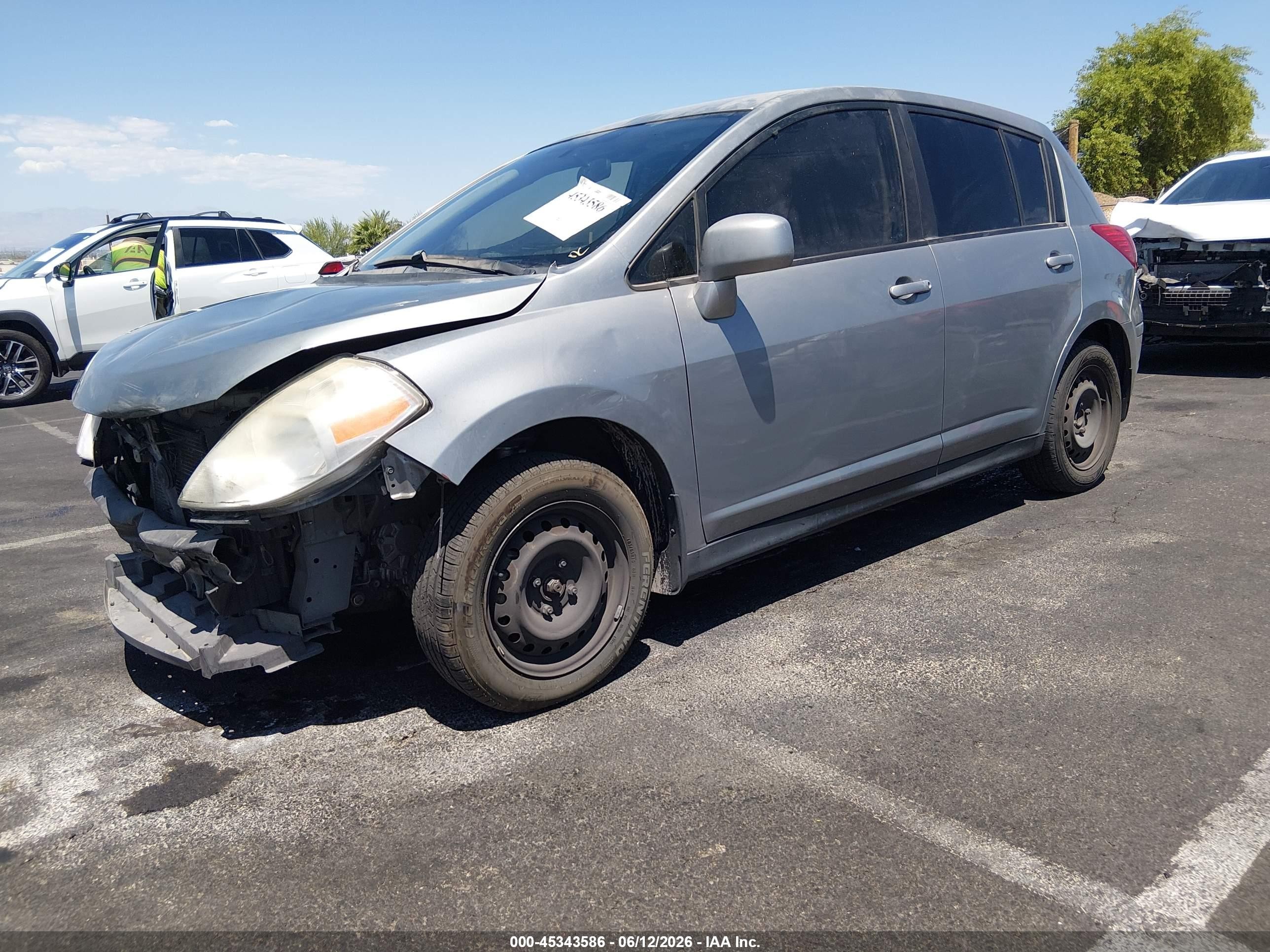 2011 Nissan Versa 1.8s Silver vin: 3N1BC1CP1BL480542