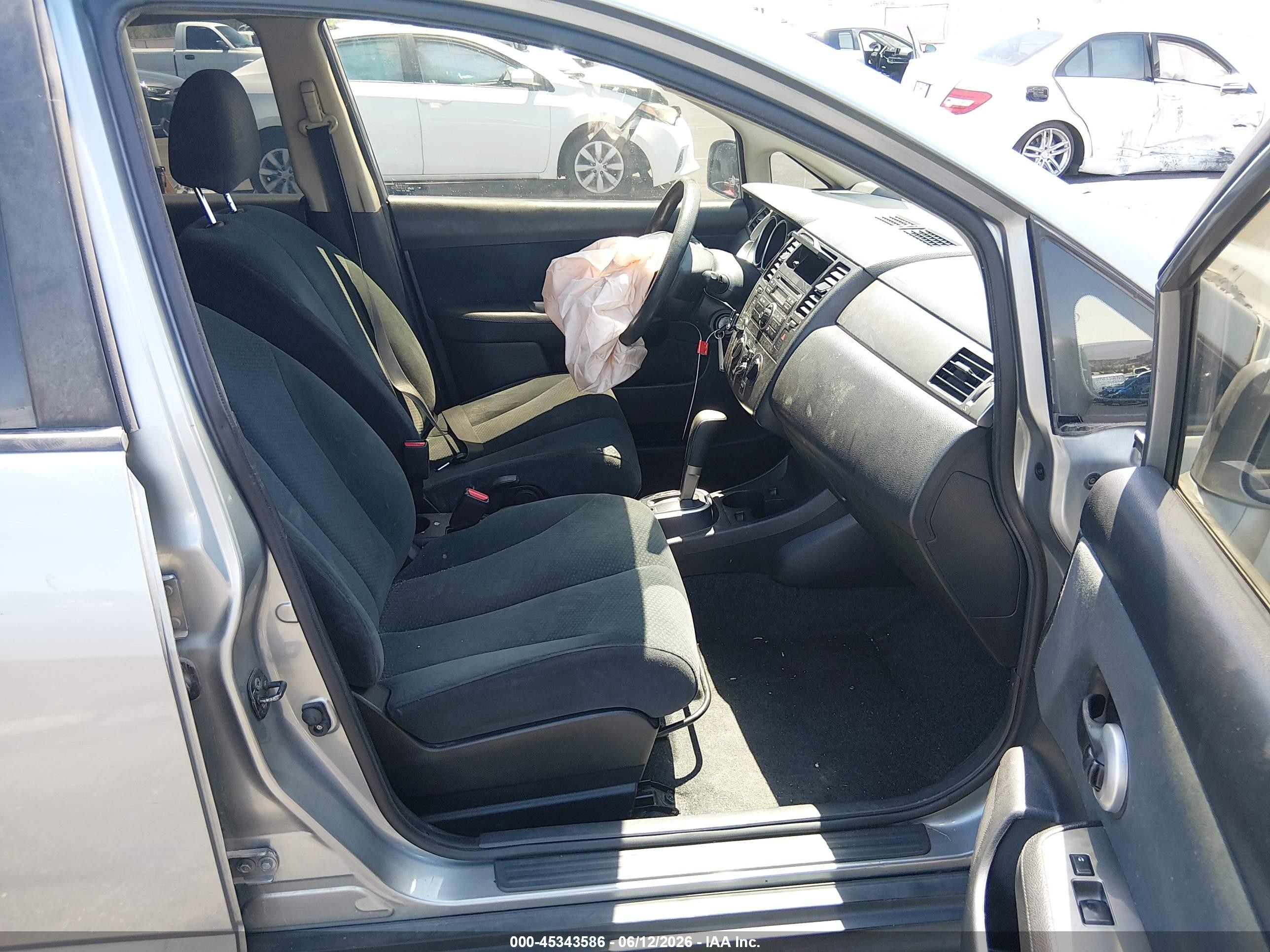 2011 Nissan Versa 1.8s Silver vin: 3N1BC1CP1BL480542