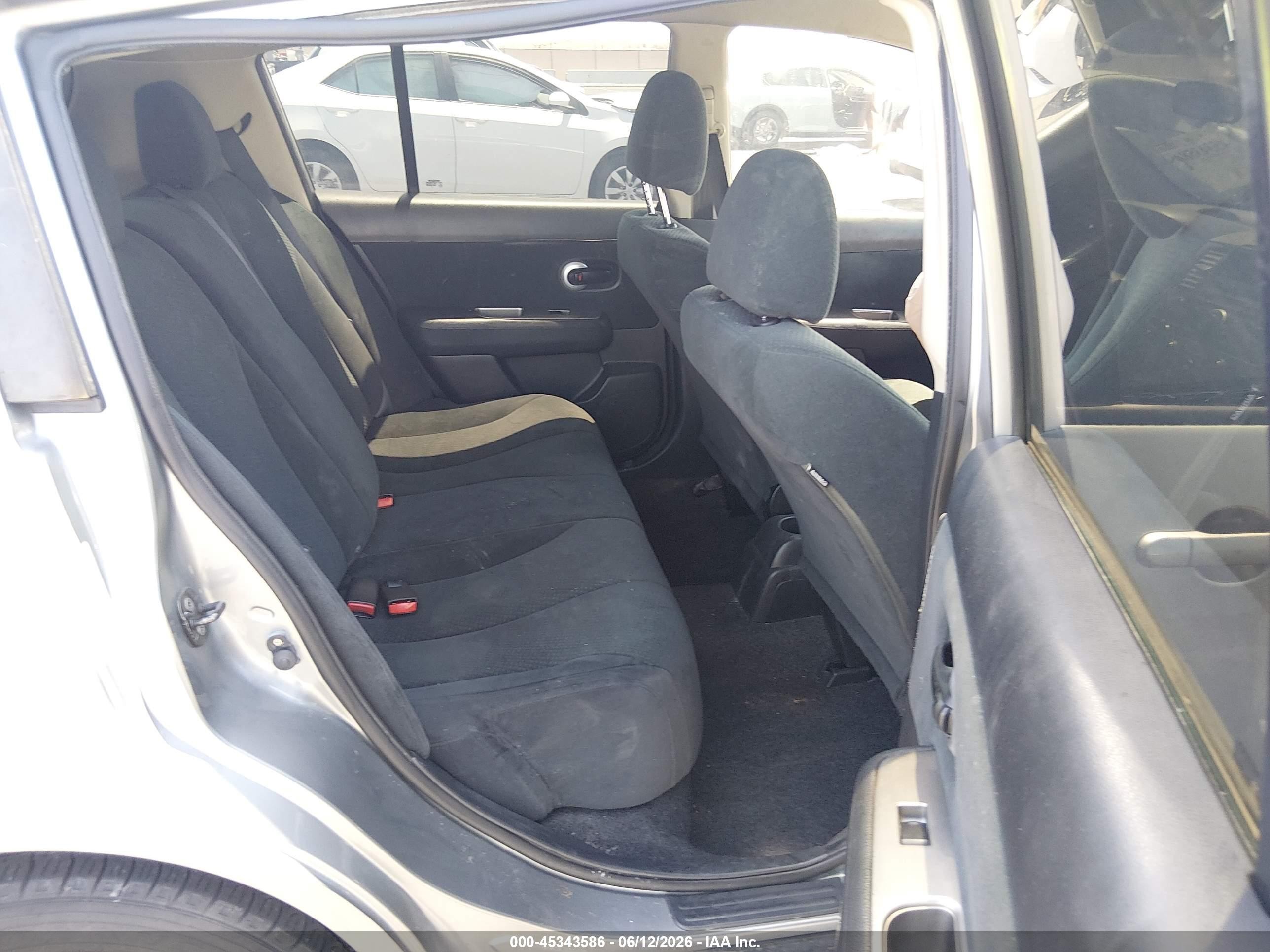 2011 Nissan Versa 1.8s Silver vin: 3N1BC1CP1BL480542