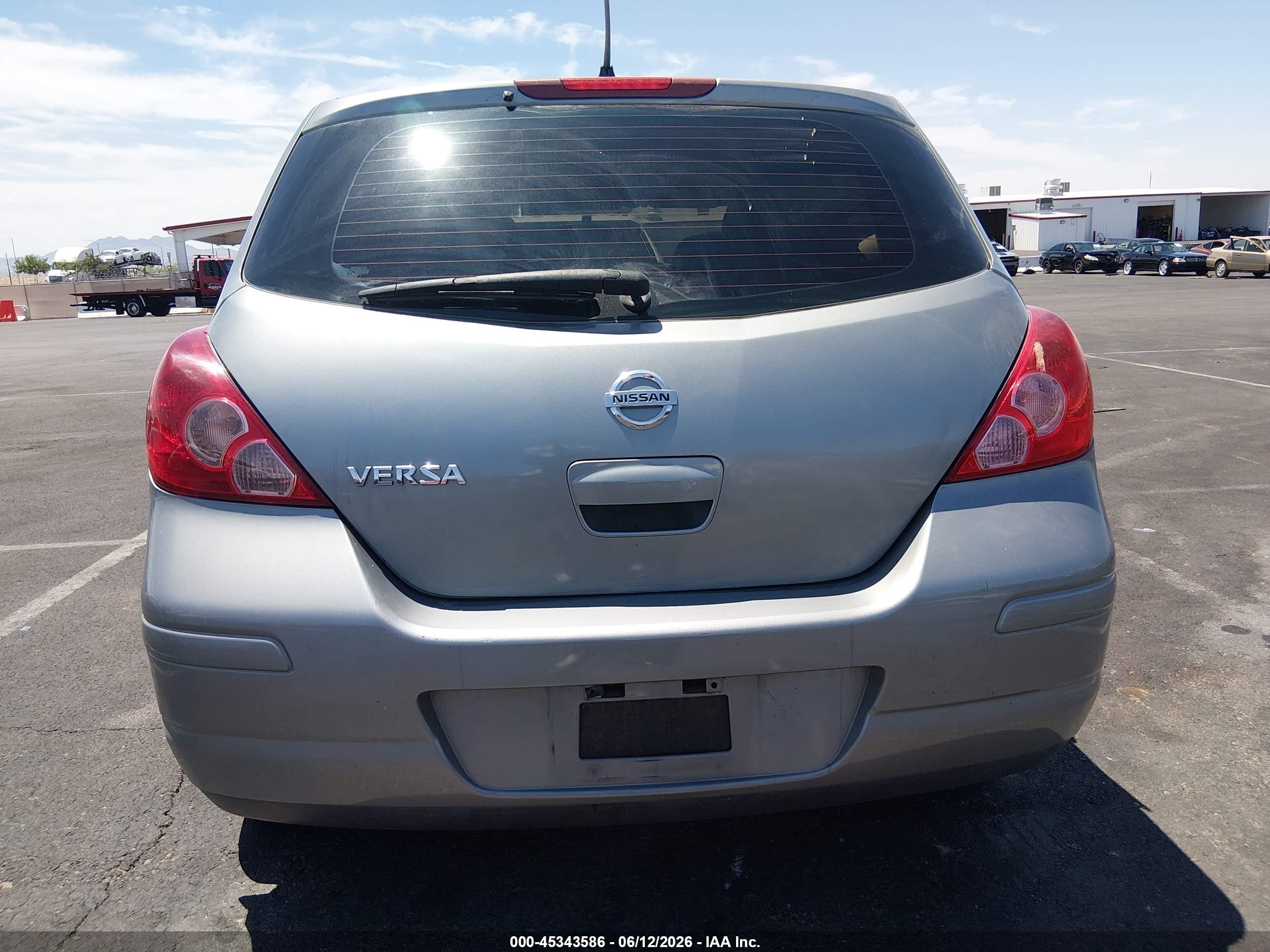 2011 Nissan Versa 1.8s Silver vin: 3N1BC1CP1BL480542