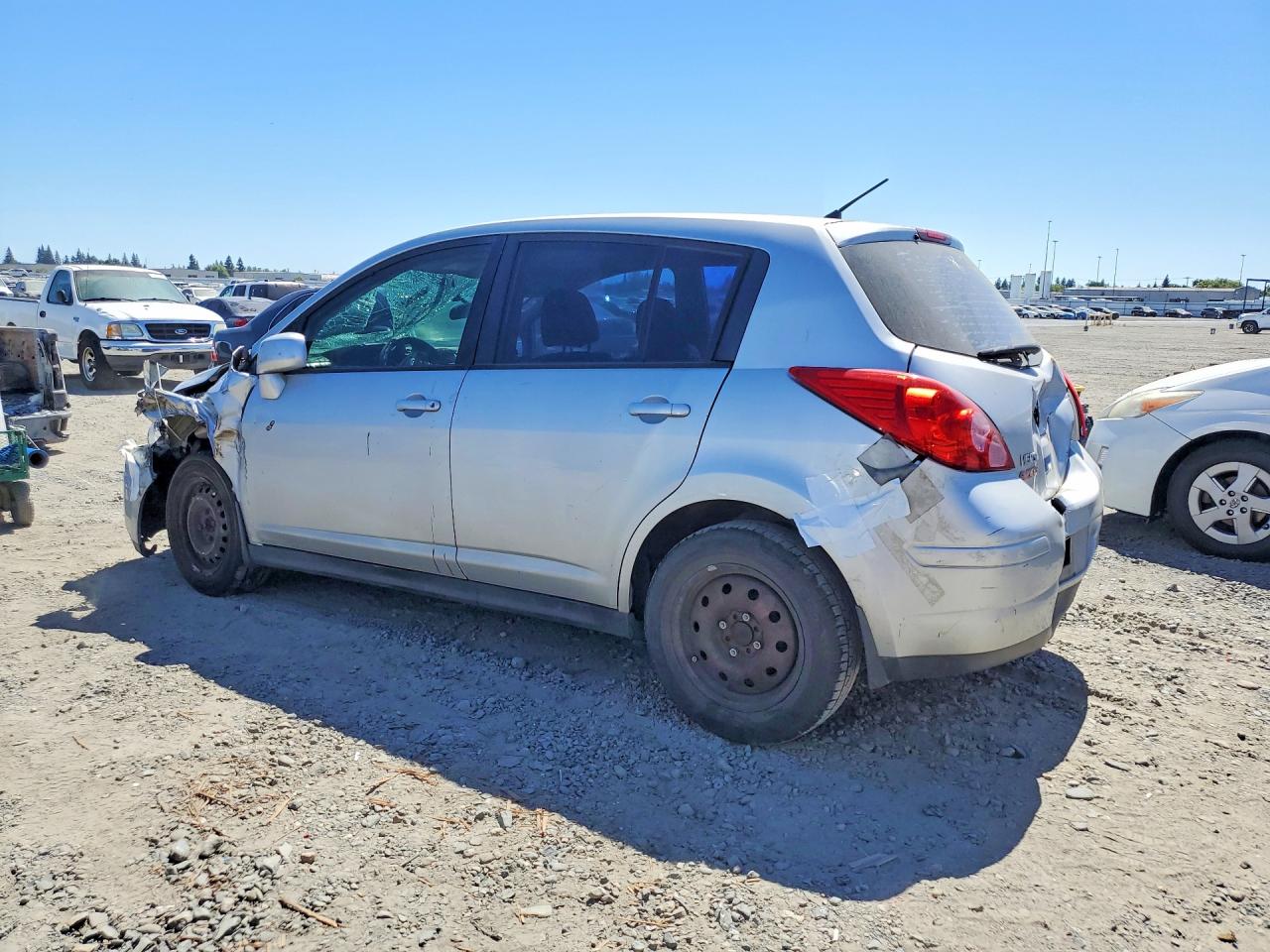 2011 Nissan Versa 1.8 S Silver vin: 3N1BC1CP1BL496756