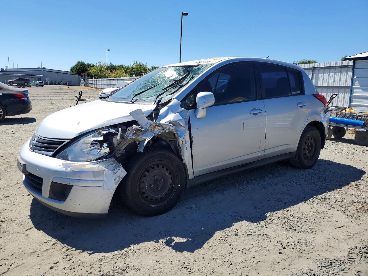 2011 Nissan Versa 1.8 S Silver vin: 3N1BC1CP1BL496756